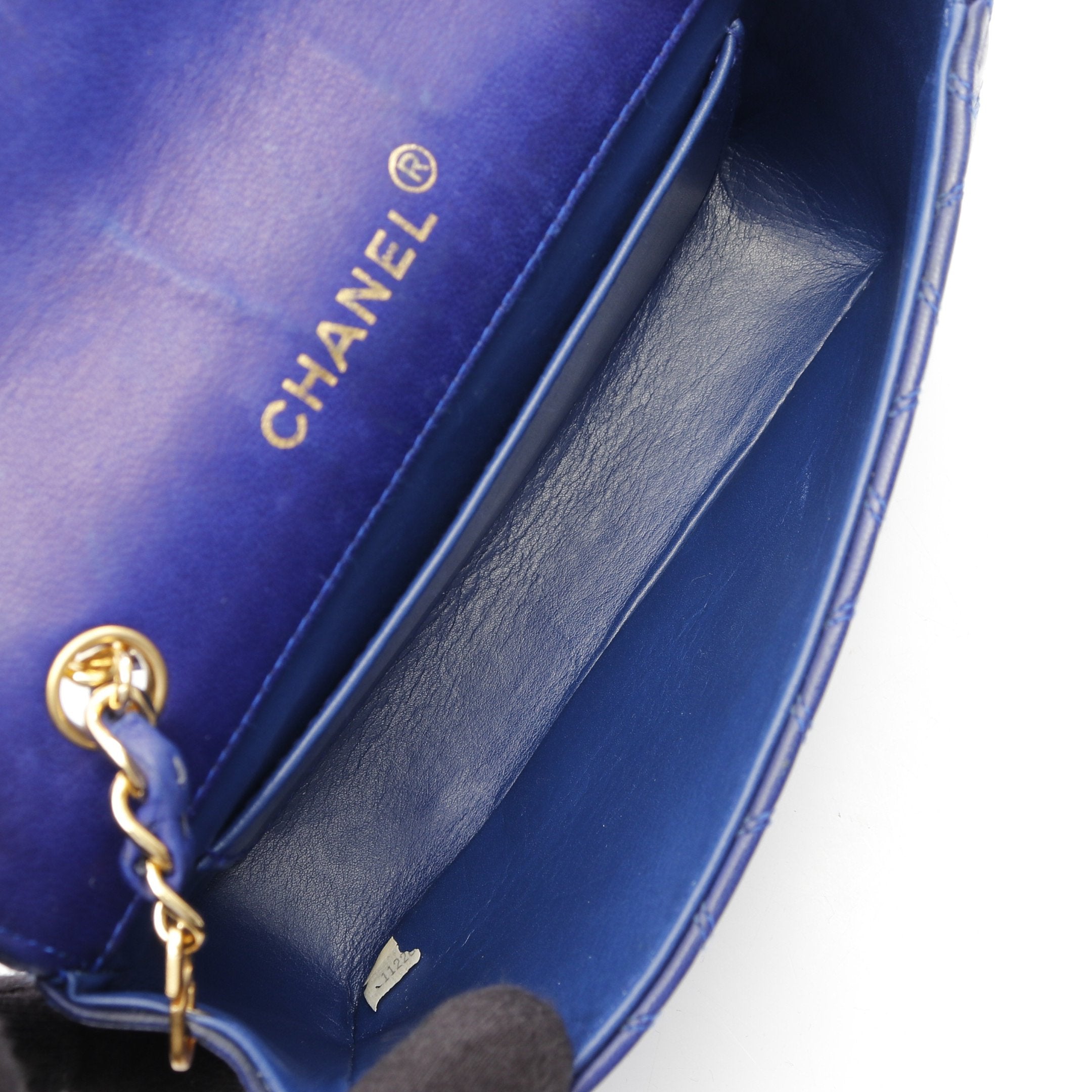 C.Sシャネル　マトラッセ プッシュロック　チェーン　ショルダーバッグ CHANEL シャネル マトラッセ プッシュロック チェーン ショルダーバッグ