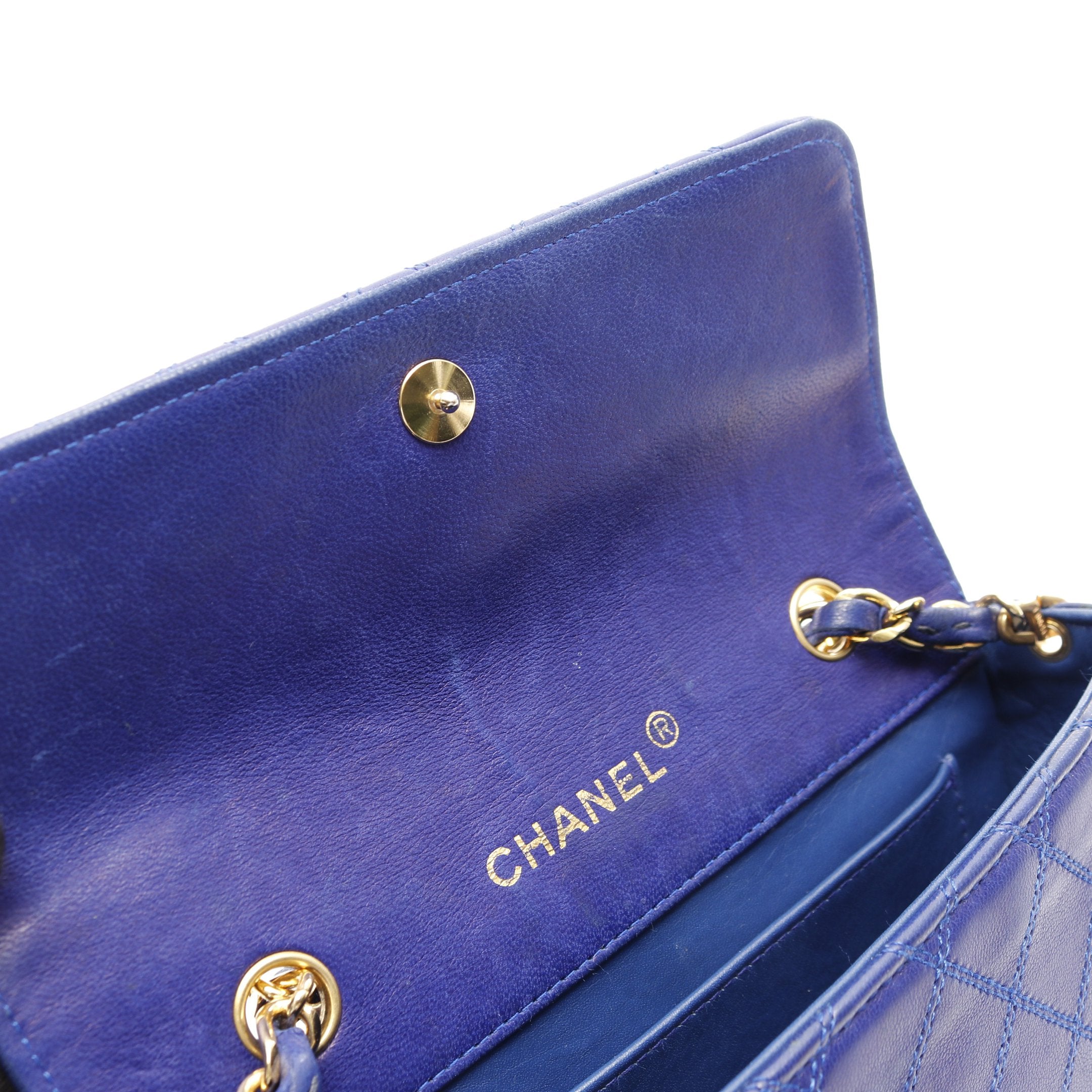 CHANELシャネルマトラッセ プルチャーム付き ダブルチェーンショルダー ラムスキン 黒（ゴールド金具）ショルダーバッグ ミニ マトラッセ チェーンショルダーバッグ ダブルステッチ プッシュロック