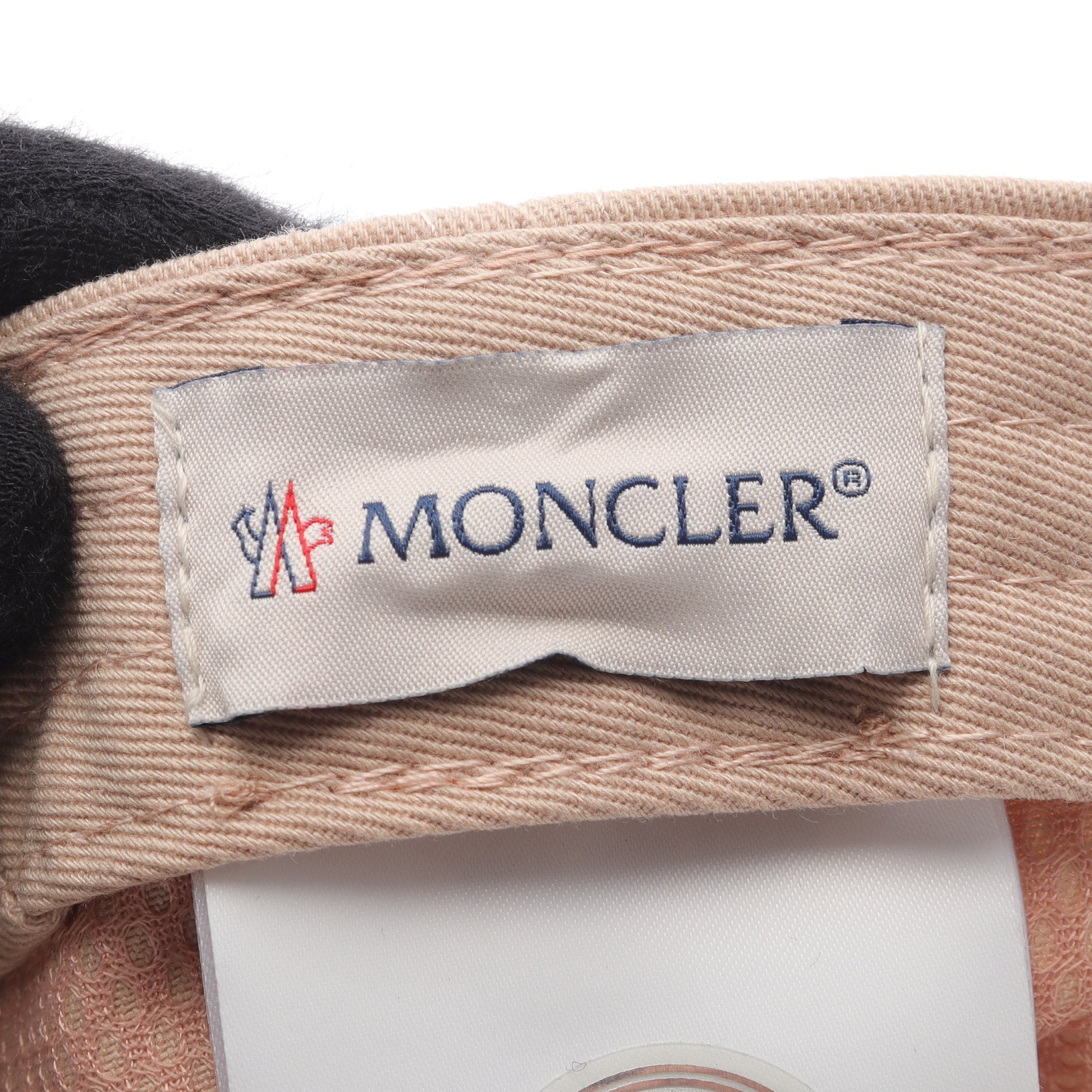 正規品 MONCLER モンクレール キャップ ピンクベージュ 美品 ￼￼タグ付 ピンク系 MONCLER(モンクレール) キャップ(レディース) - 海外通販のBUYMA