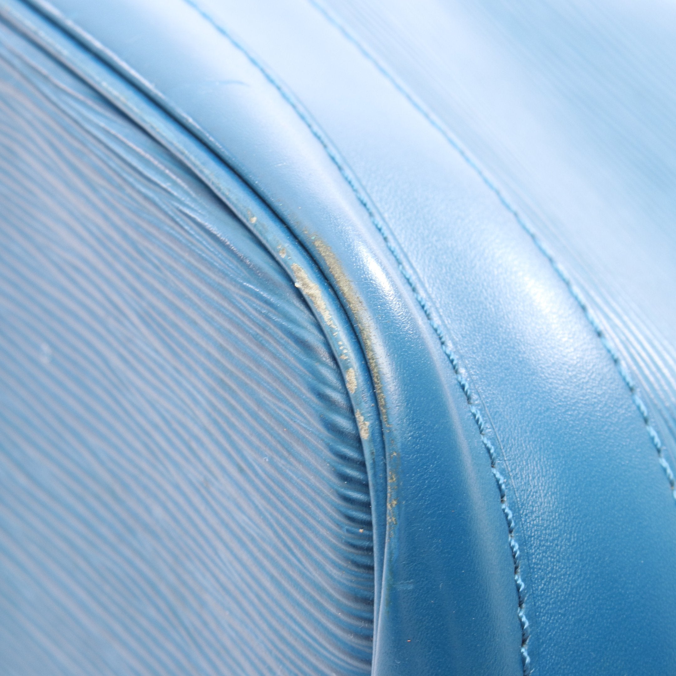 鑑定済　ルイヴィトン　エピ　ノエ　ショルダーバッグ　ハンドバッグ　トレドブルー ノエ エピ トレドブルー ショルダーバッグ レザー ブルー ルイヴィトン