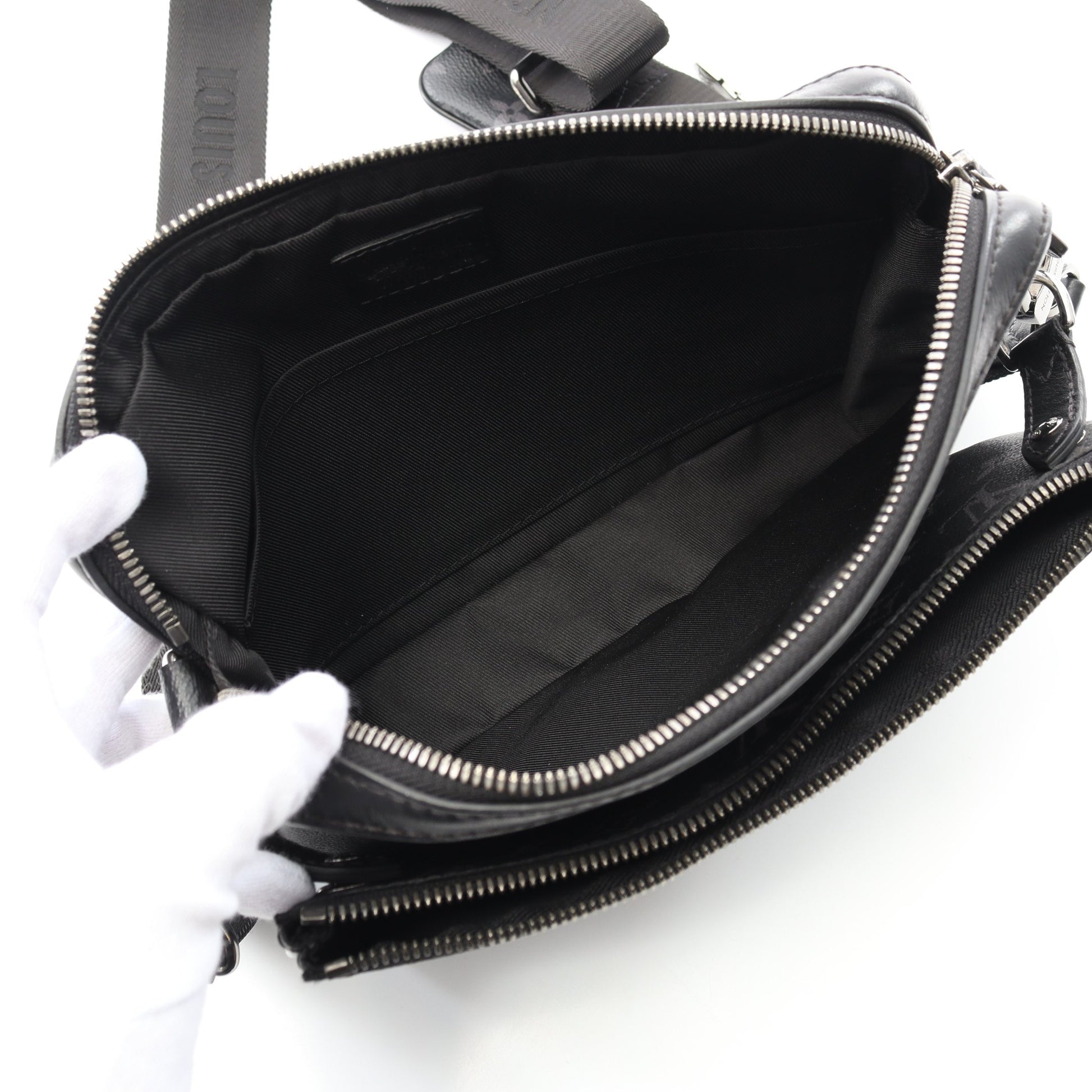 トリオ メッセンジャー モノグラム エクリプス ショルダーバッグ PVC レザー ブラック グレー ルイヴィトン バッグ LOUIS VUITTON