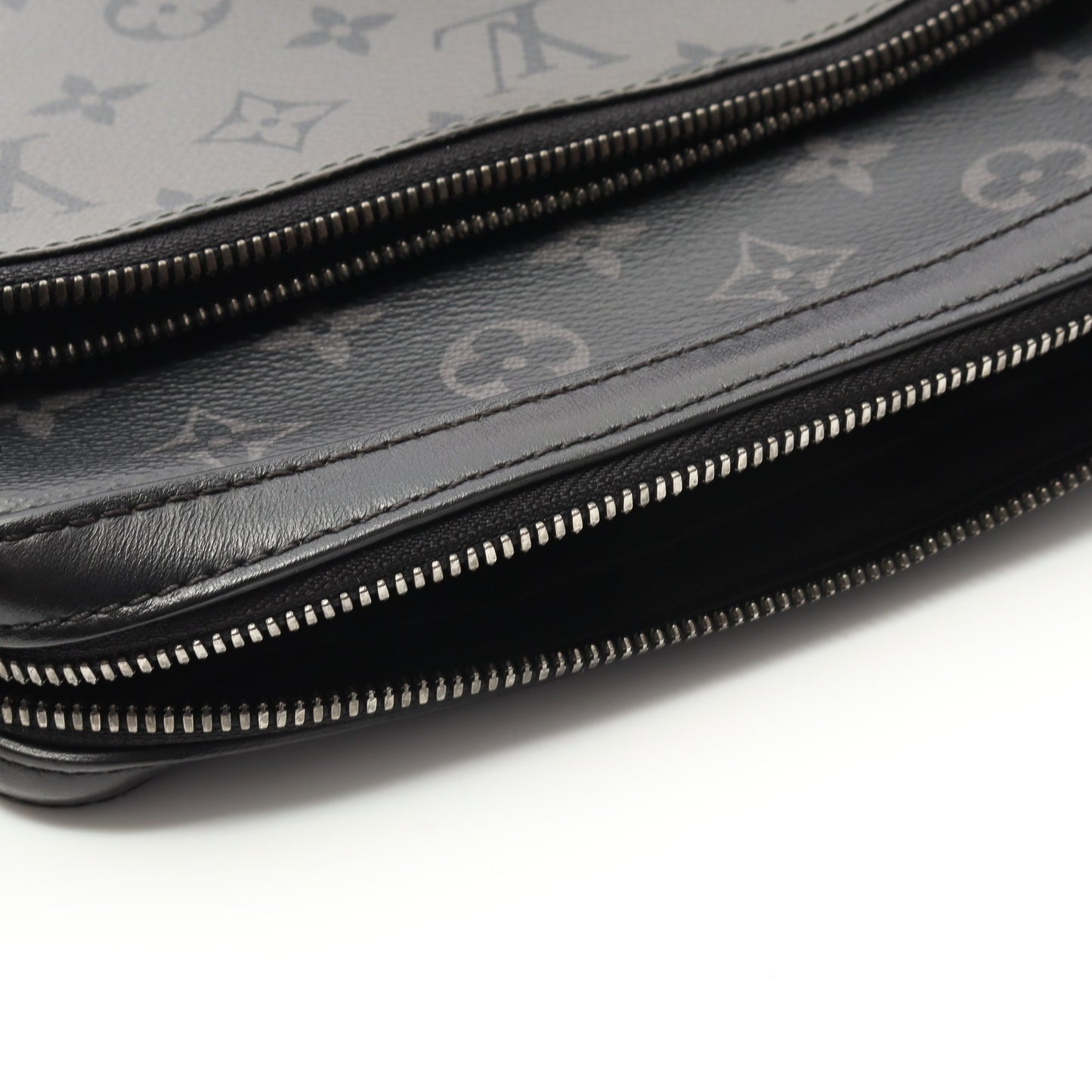 トリオ メッセンジャー モノグラム エクリプス ショルダーバッグ PVC レザー ブラック グレー ルイヴィトン バッグ LOUIS VUITTON
