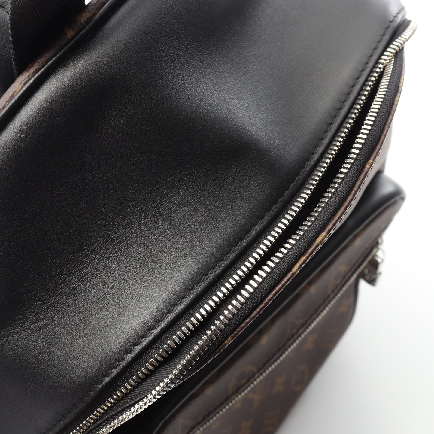 ジョッシュ NV モノグラムマカサー バックパック リュックサック PVC レザー ブラウン ブラック ルイヴィトン バッグ LOUIS VUITTON