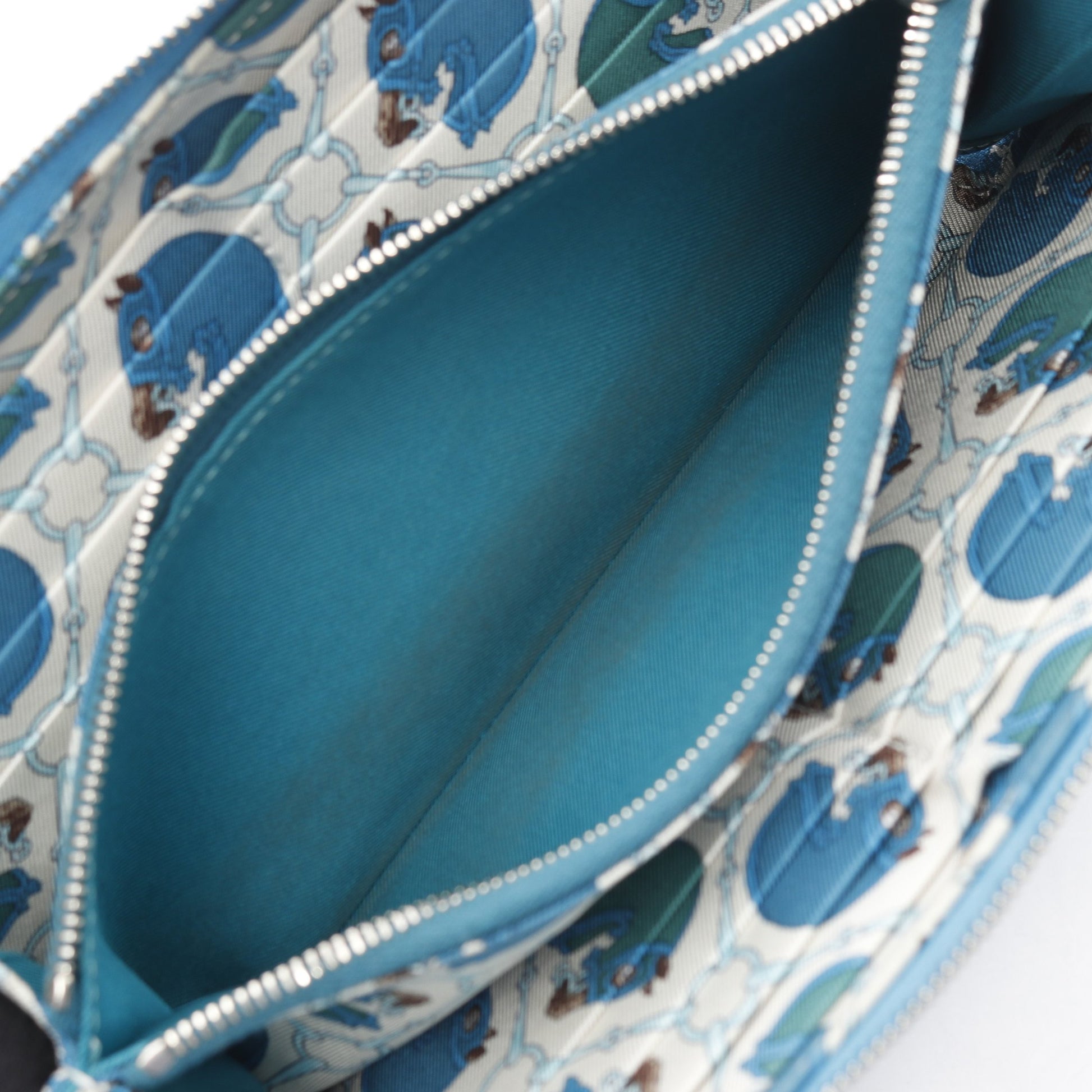 アザップロング シルクイン ラウンドファスナー長財布 ヴォーエプソン  