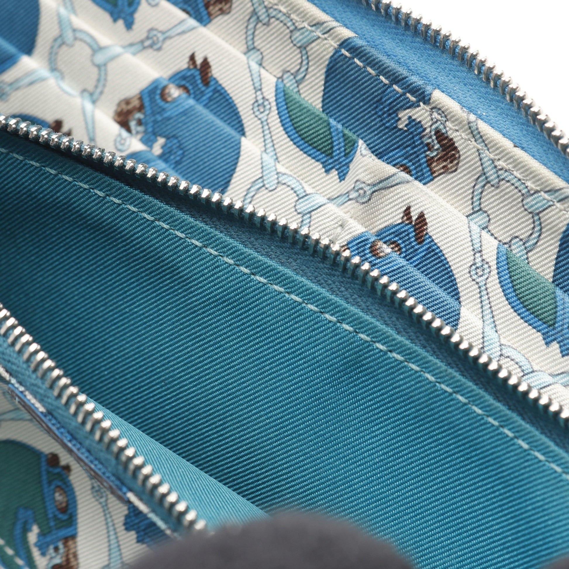 アザップロング シルクイン ラウンドファスナー長財布 ヴォーエプソン  