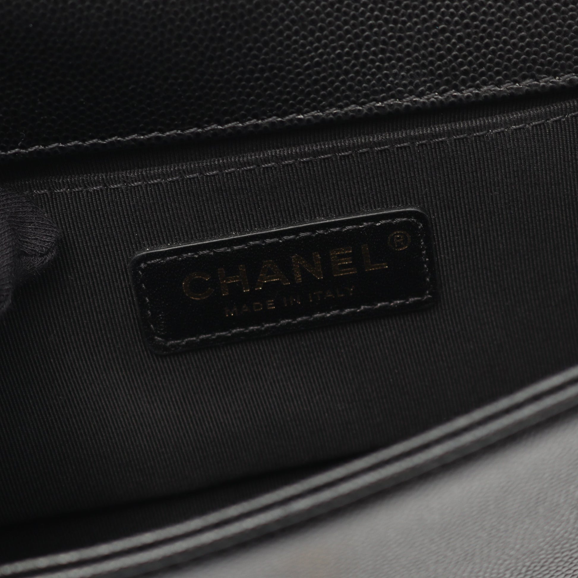 ボーイシャネル スモール チェーンショルダーバッグ キャビアスキン ブラック ゴールド金具 シャネル バッグ CHANEL