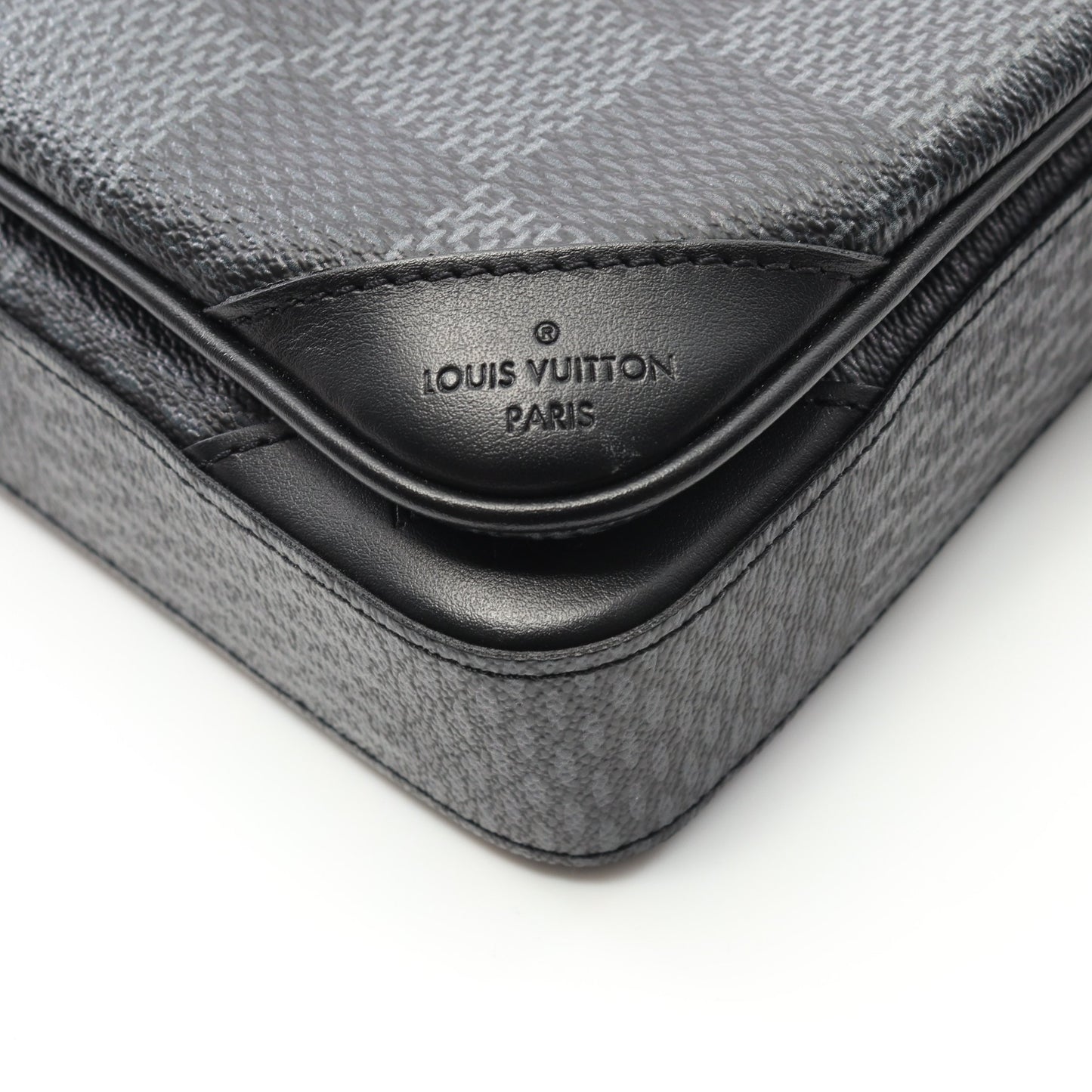 トリオ メッセンジャー ダミエグラフィット ショルダーバッグ PVC レザー ブラック ルイヴィトン バッグ LOUIS VUITTON