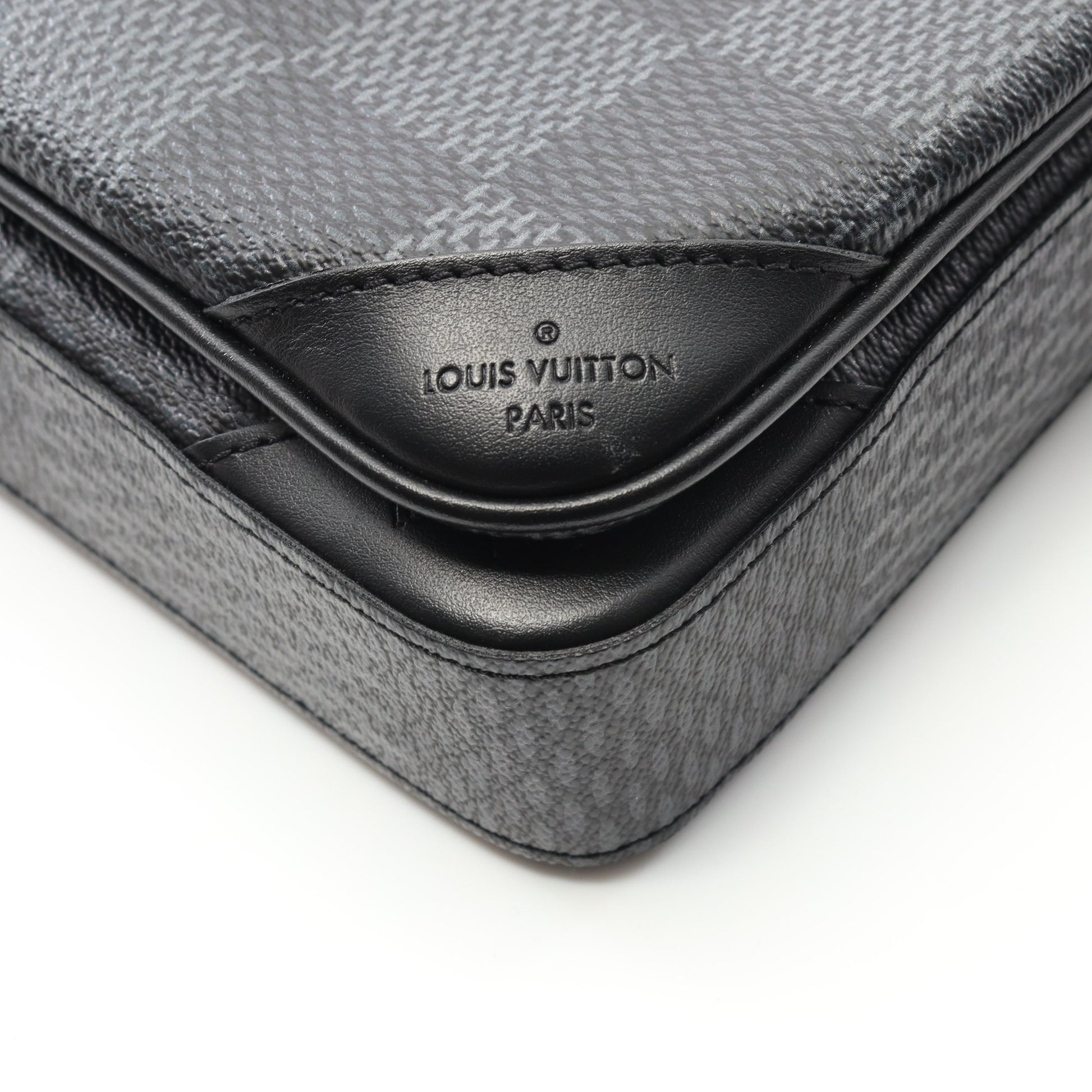 トリオ メッセンジャー ダミエグラフィット ショルダーバッグ PVC レザー ブラック ルイヴィトン バッグ LOUIS VUITTON
