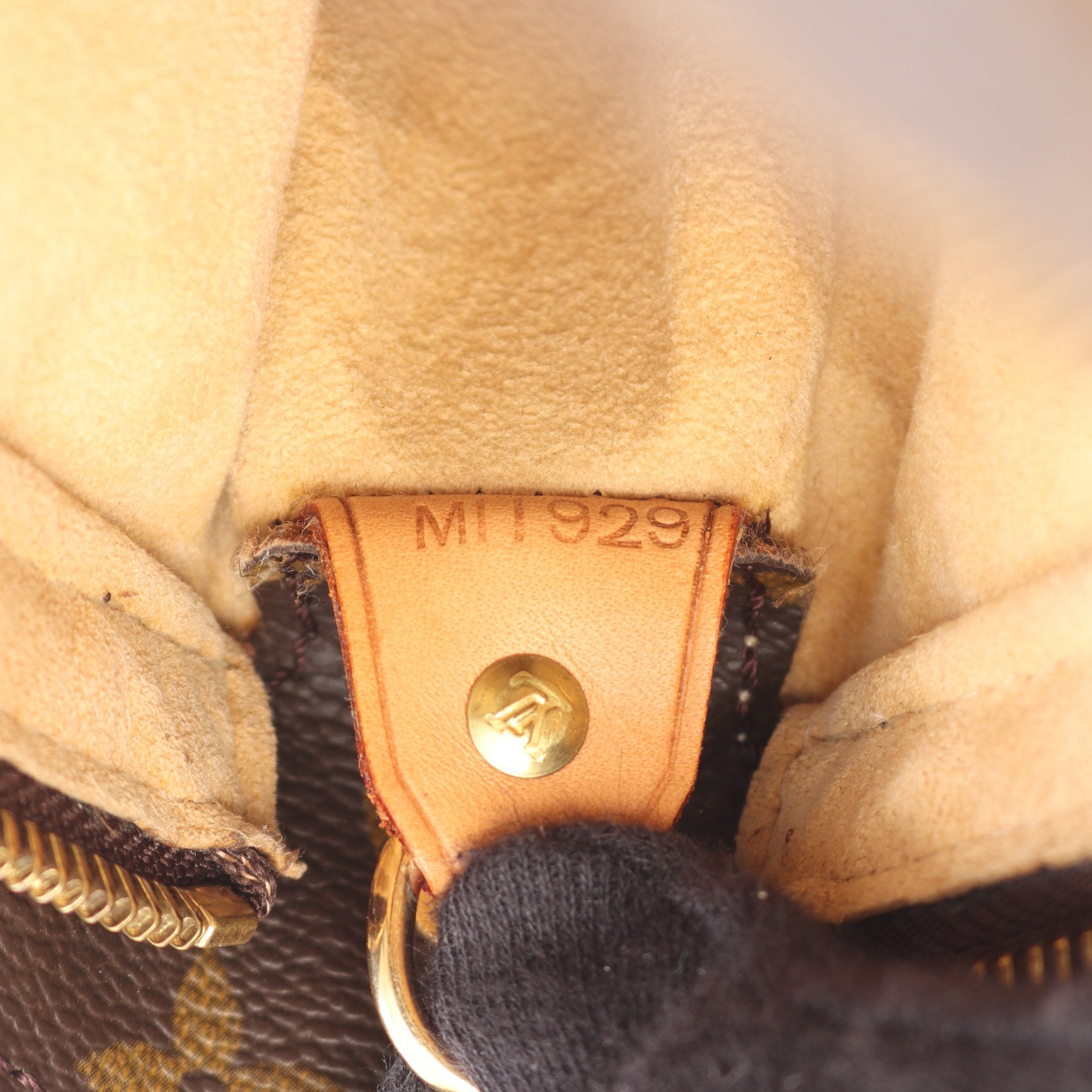 美品　ルイヴィトン　ルーピングGM　モノグラム　ショルダーバッグ　レザー LV ルーピングGM モノグラム ショルダーバッグ PVC レザー ブラウン ルイ