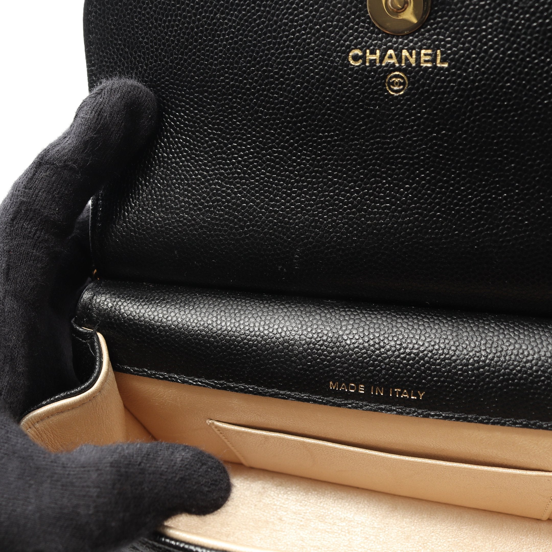 マトラッセ チェーンショルダーバッグ キャビアスキン ブラック