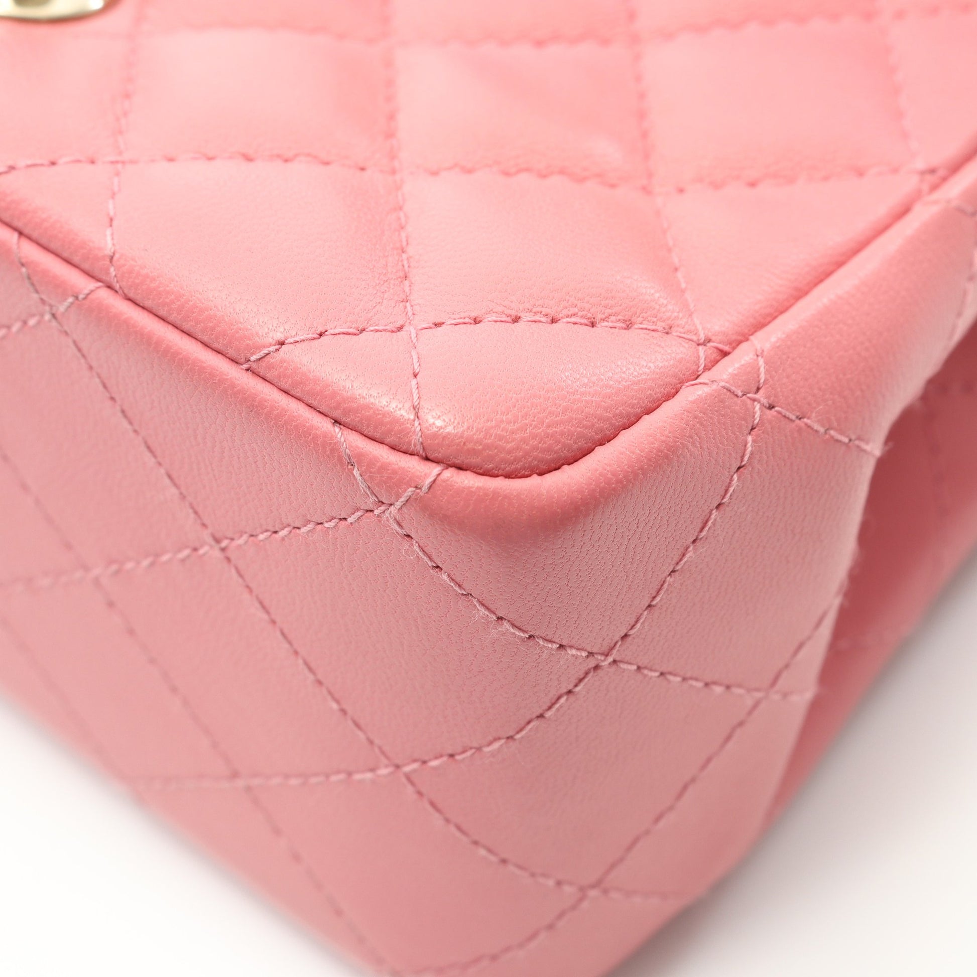 ミニマトラッセ チェーンショルダーバッグ ラムスキン ピンク ゴールド金具 シャネル バッグ CHANEL