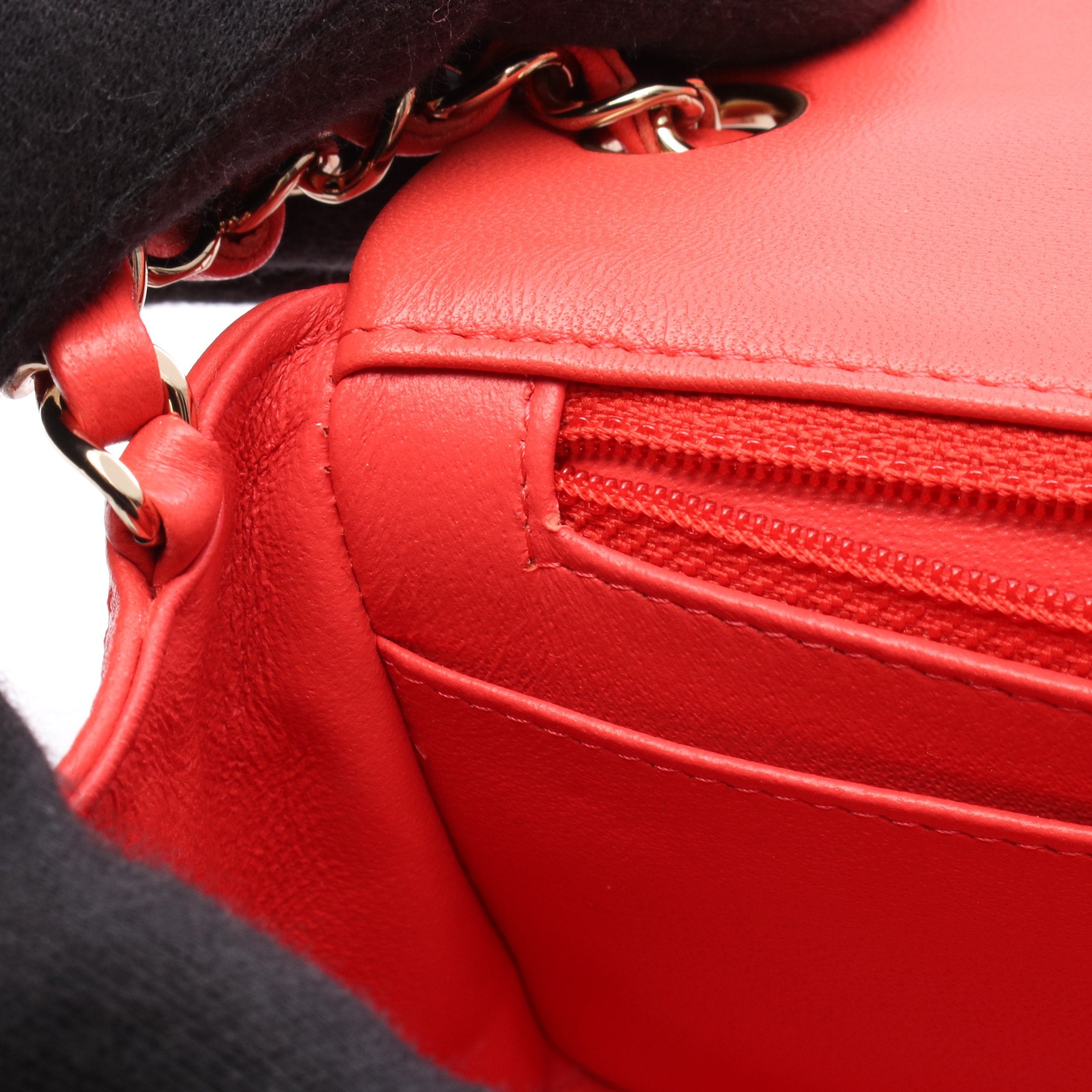 ミニマトラッセ チェーンショルダーバッグ レザー ピンクレッド