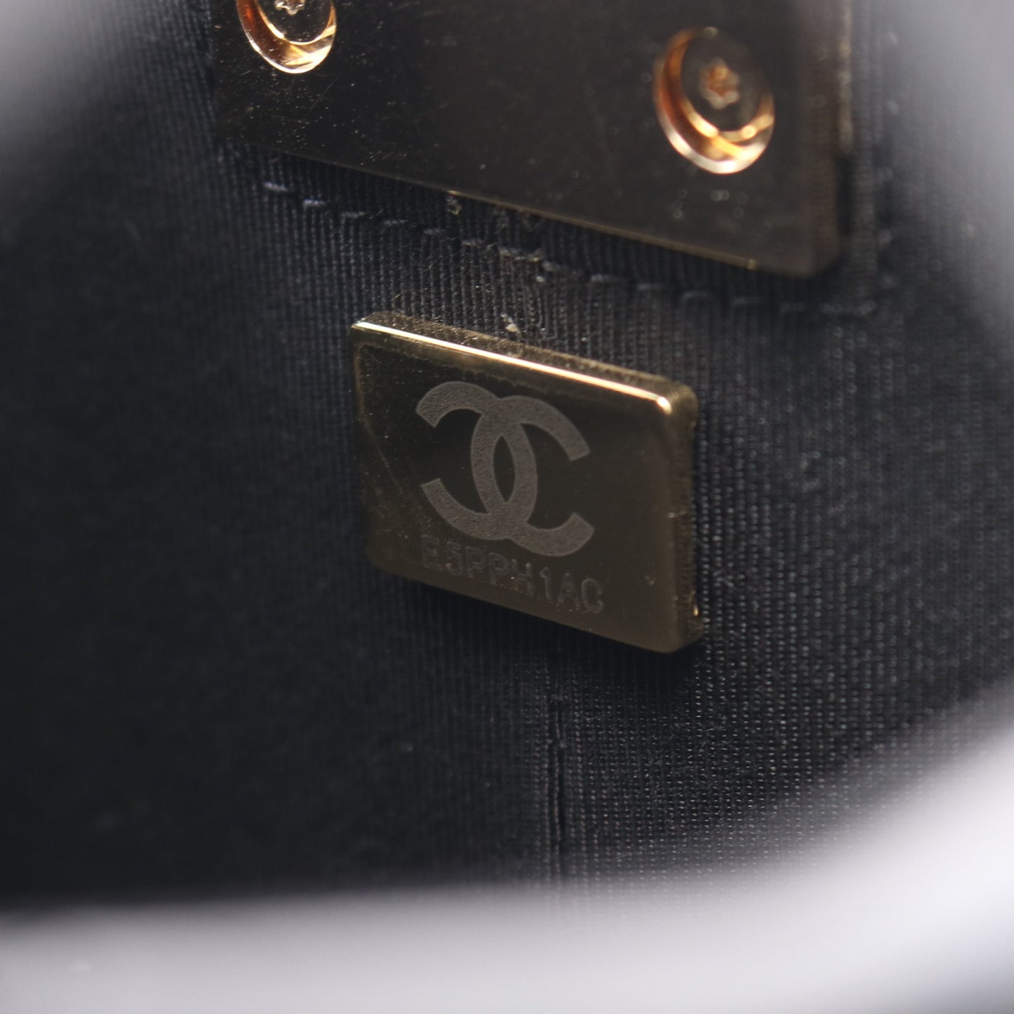 マトラッセ スモールバニティ チェーンショルダーバッグ レザー ブラック ゴールド金具 2WAY シャネル バッグ CHANEL