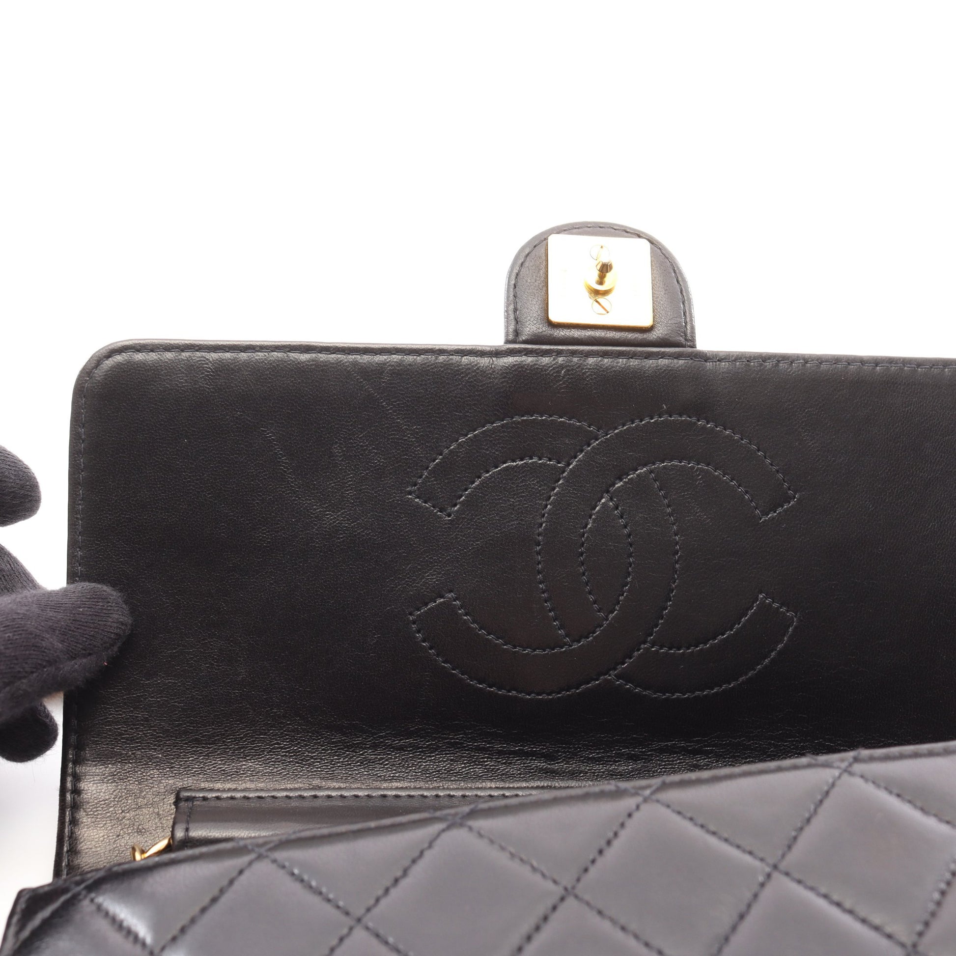 マトラッセ シングルフラップ チェーンショルダーバッグ ラムスキン ブラック ゴールド金具 プッシュロック シャネル バッグ CHANEL