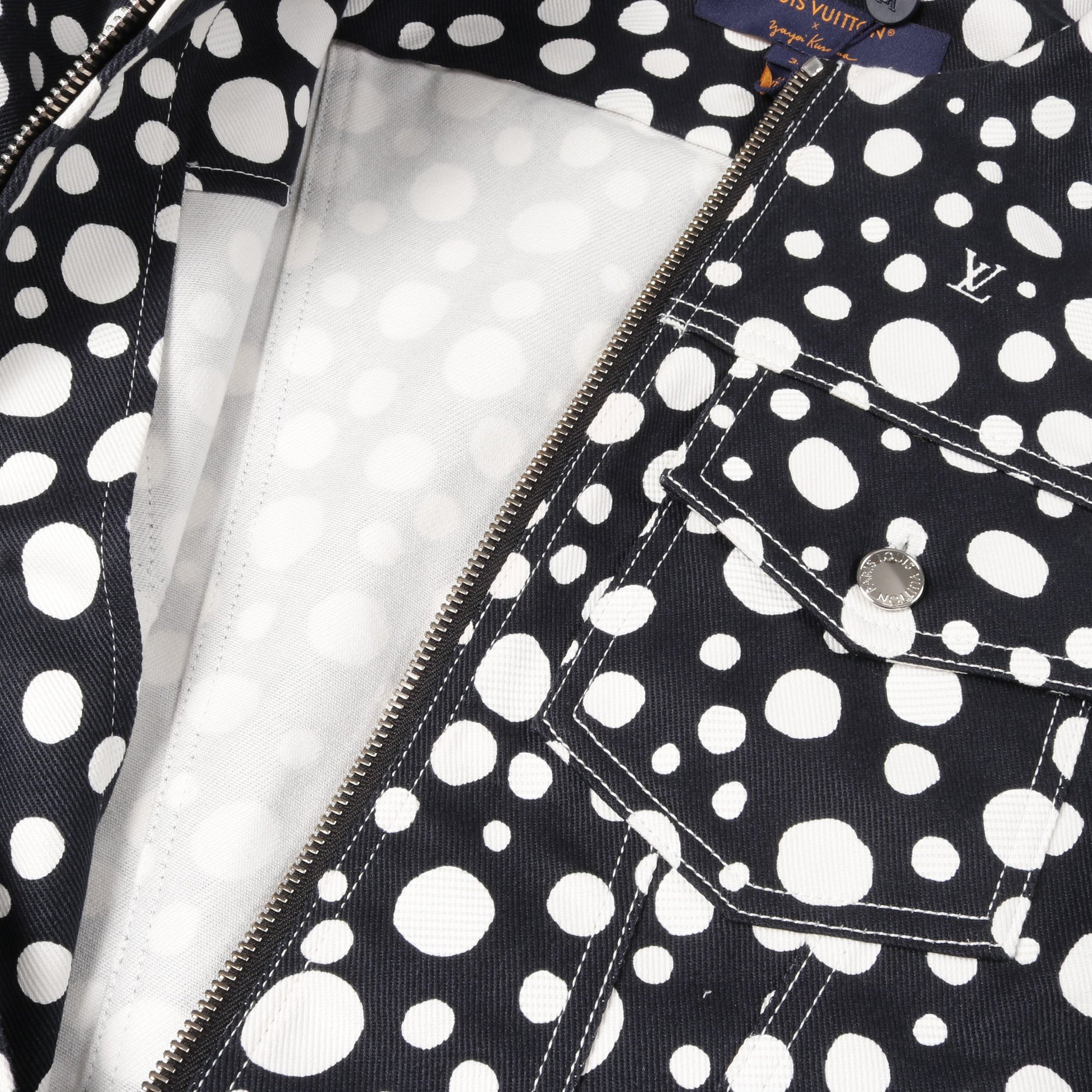 LV × YK インフィニティドット ノーカラージャケット コットン ダークネイビー ホワイト 草間彌生コラボ ルイヴィトン アウター LOUIS VUITTON