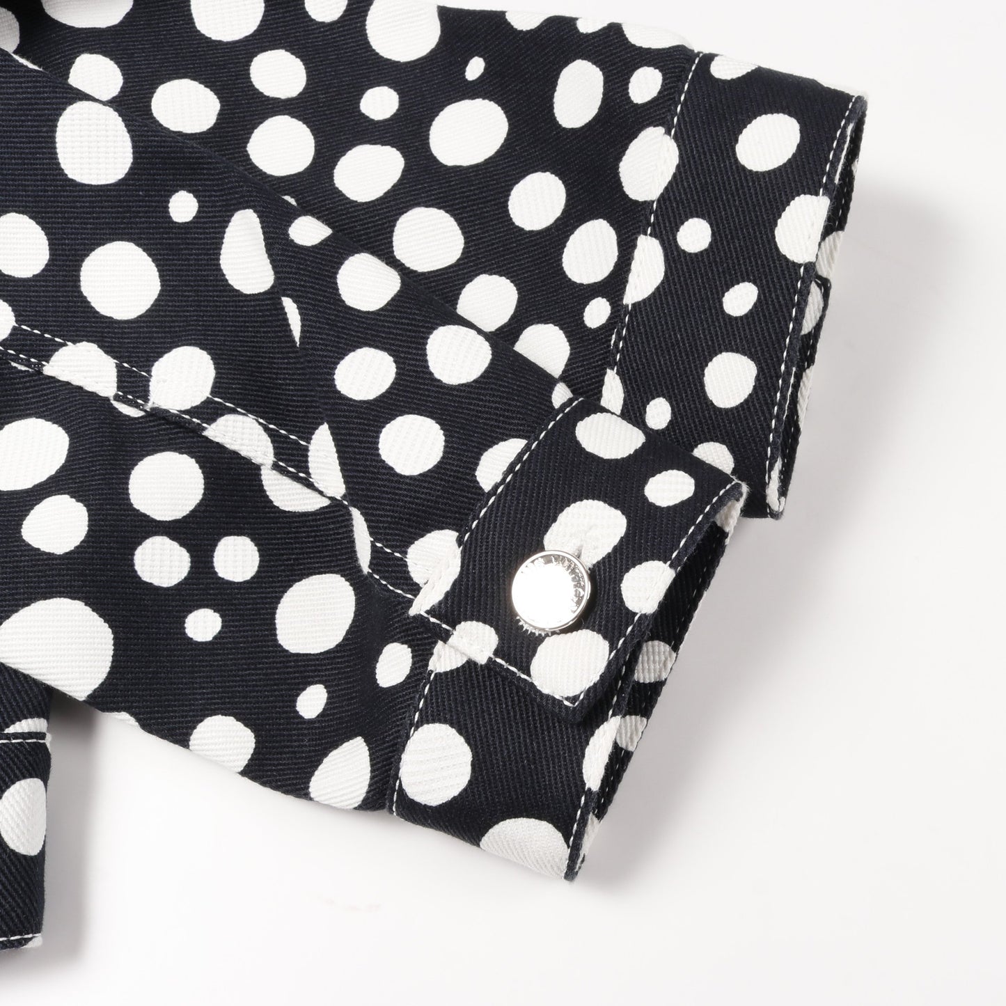 LV × YK インフィニティドット ノーカラージャケット コットン ダークネイビー ホワイト 草間彌生コラボ ルイヴィトン アウター LOUIS VUITTON