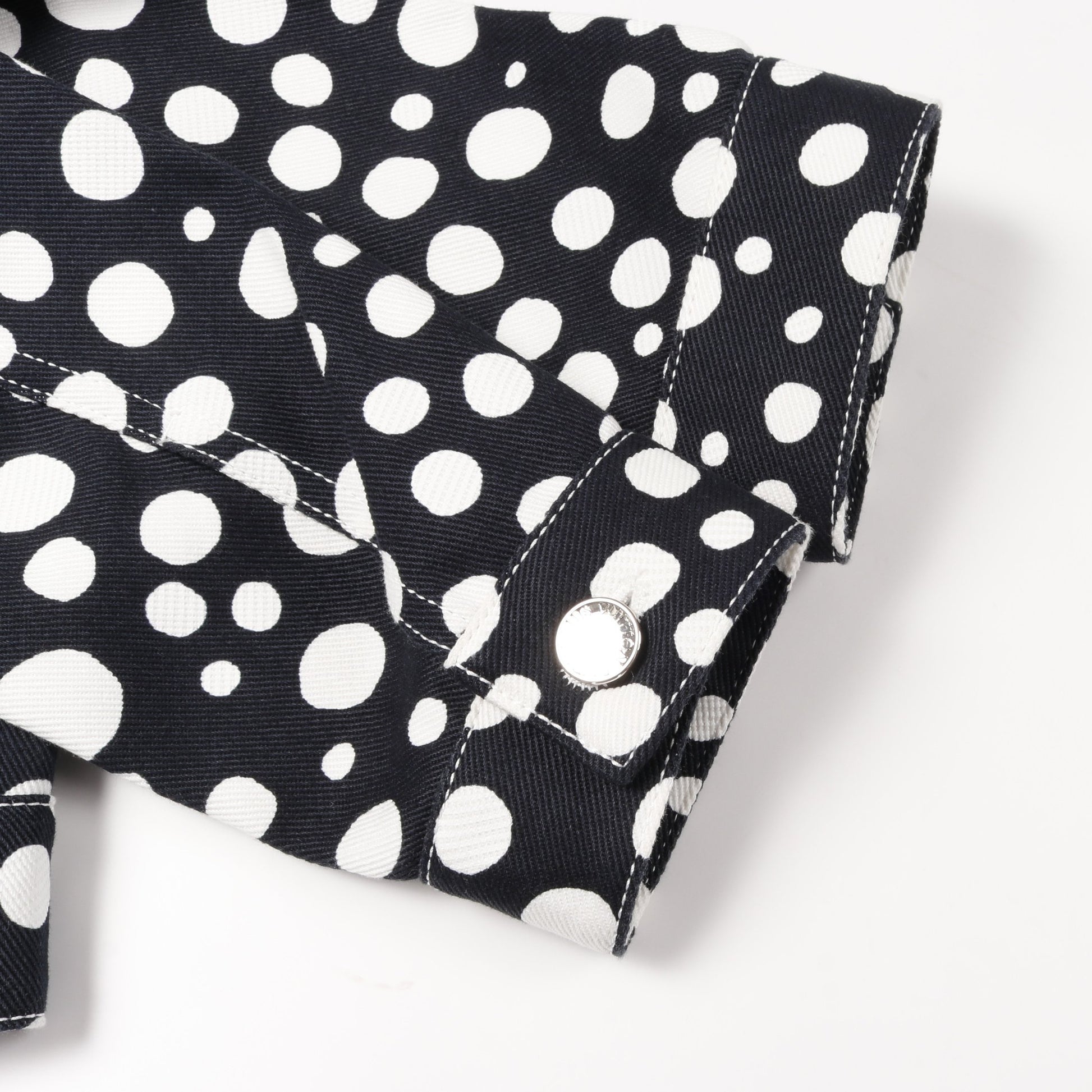 LV × YK インフィニティドット ノーカラージャケット コットン ダークネイビー ホワイト 草間彌生コラボ ルイヴィトン アウター LOUIS VUITTON