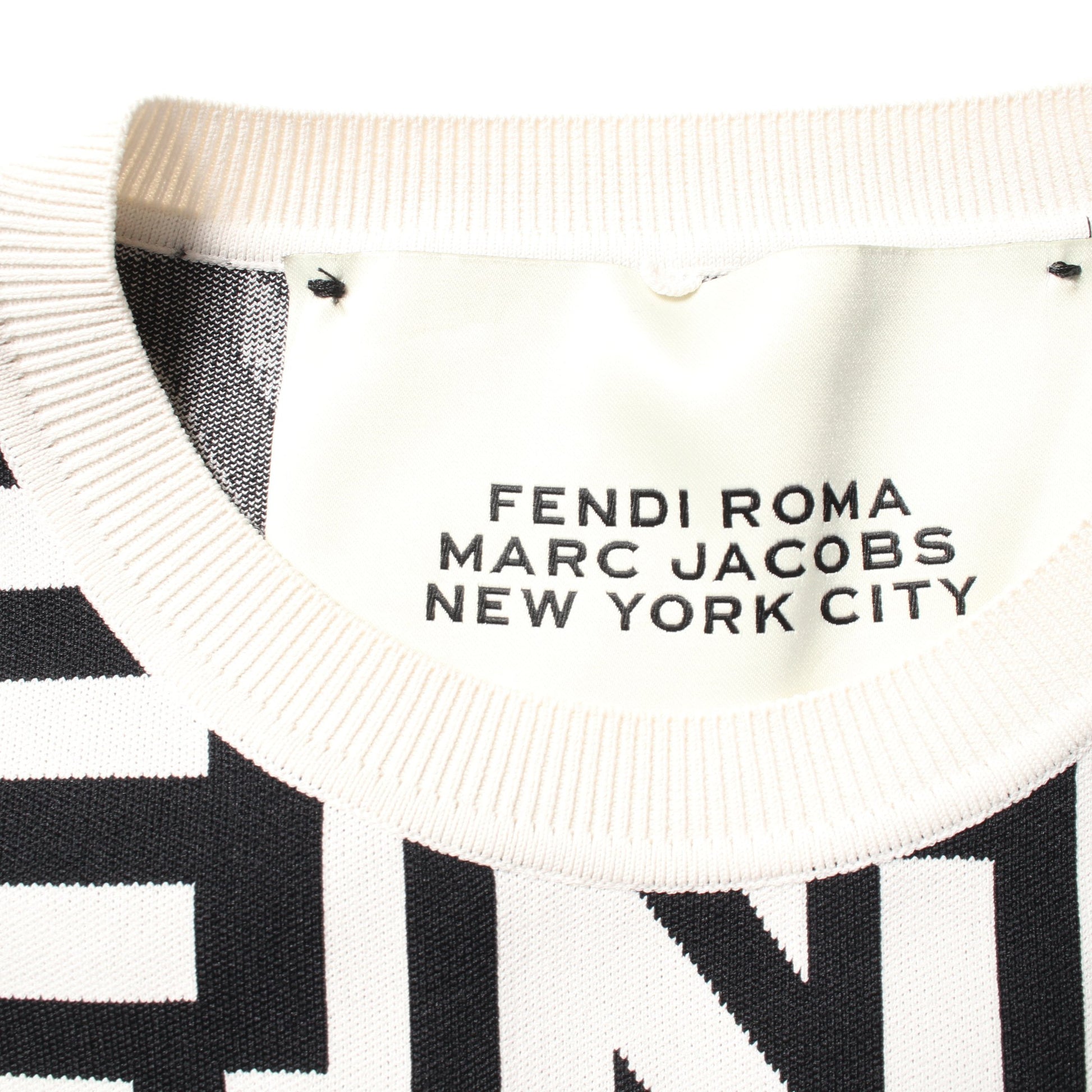 FENDI × MARC JACOBS スウェットシャツ ロゴ総柄 ナイロン レーヨン ホワイト ブラック フェンディ トップス FENDI
