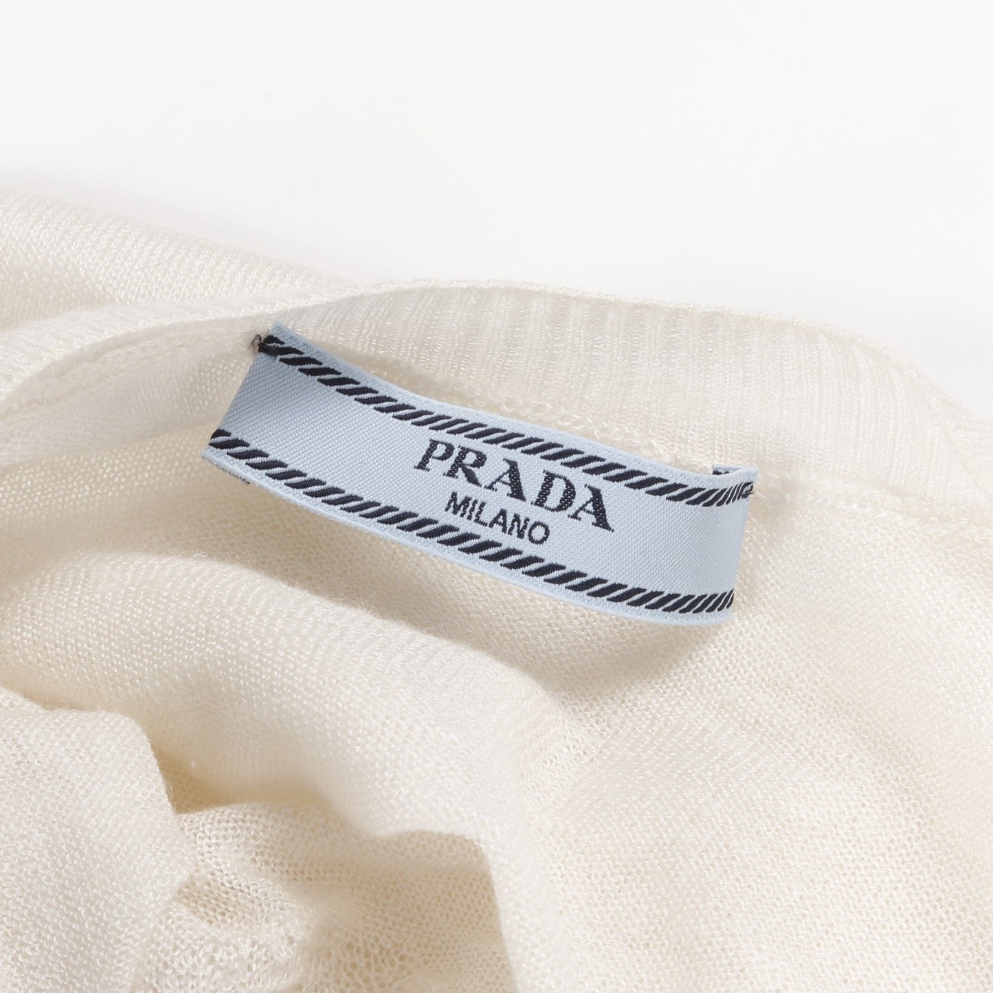 ニット クルーネック 半袖 ロゴ シルク オフホワイト プラダ トップス PRADA
