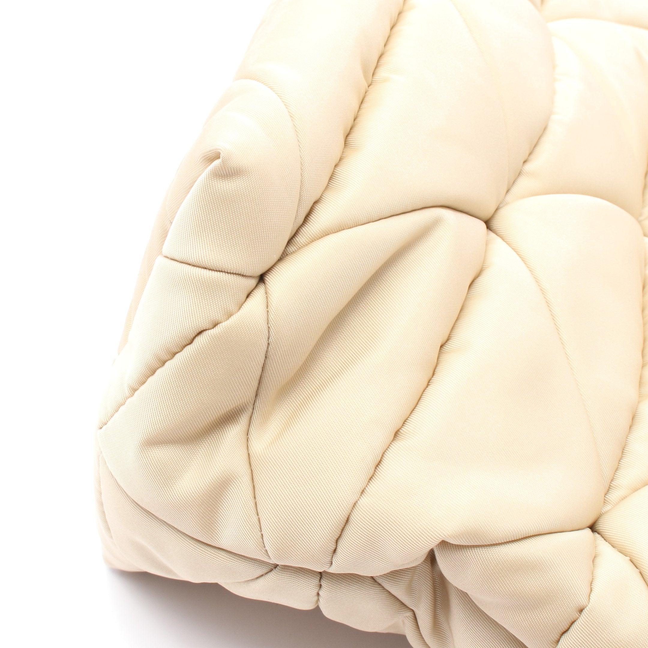 Q2577 未使用 プラダ Tessuto Quilting パデッド PRADA プラダ TESSUTO QUILTING ブランドオフ ナイロン