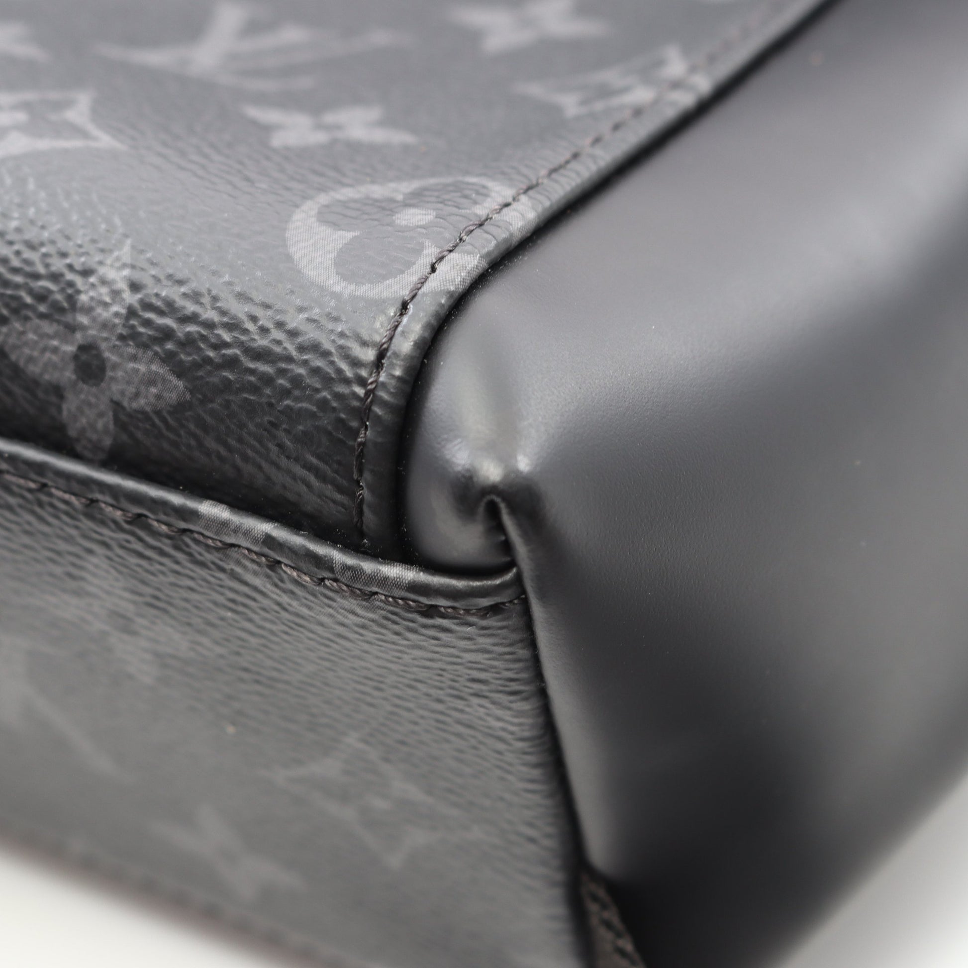 メッセンジャーヴォワヤージュPM モノグラムエクリプス ショルダーバッグ PVC レザー ブラック ルイヴィトン バッグ LOUIS VUITTON