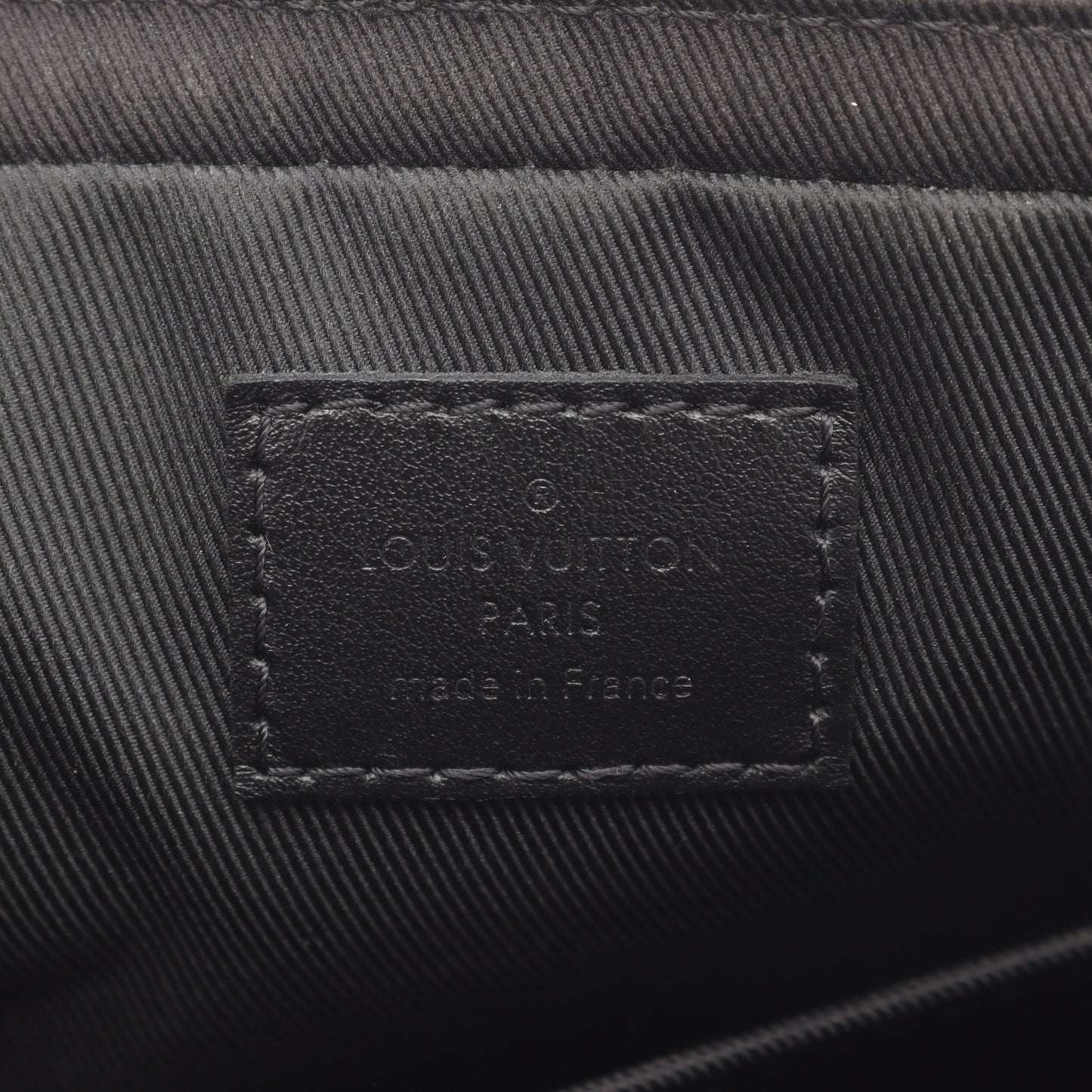 トリオ メッセンジャー モノグラム エクリプス ショルダーバッグ PVC レザー ブラック グレー ルイヴィトン バッグ LOUIS VUITTON