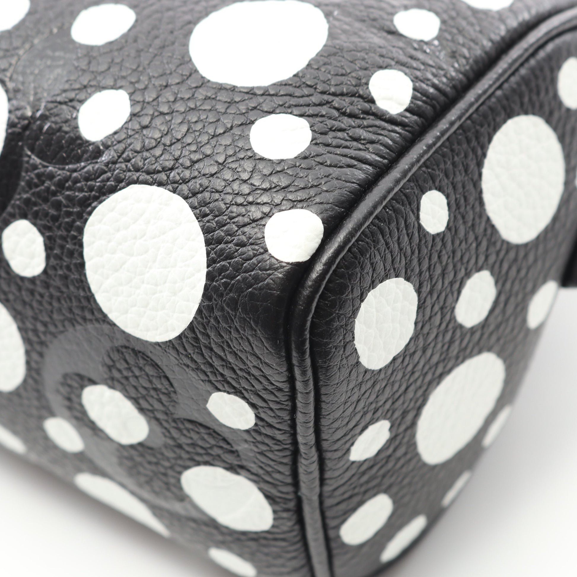 LOUIS VUITTON × yayoi kusama ナノスピーディ インフィニティドット ショルダーバッグ PVC レザー ブラック ホワイト 2WAY ルイヴィトン バッグ LOUIS VUITTON