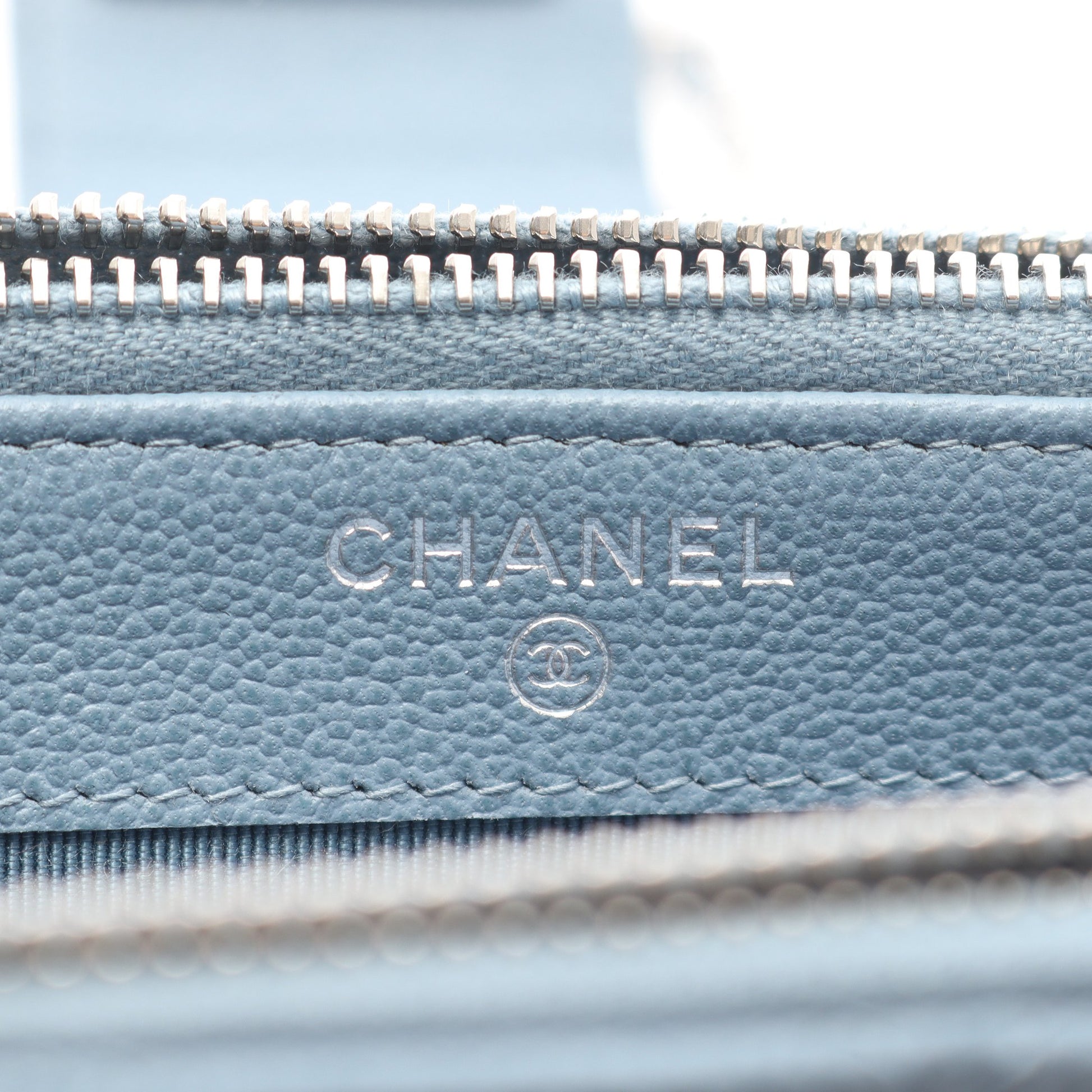 ハーフココマーク マトラッセ チェーンウォレット キャビアスキン ライトブルー シルバー金具 シャネル バッグ CHANEL
