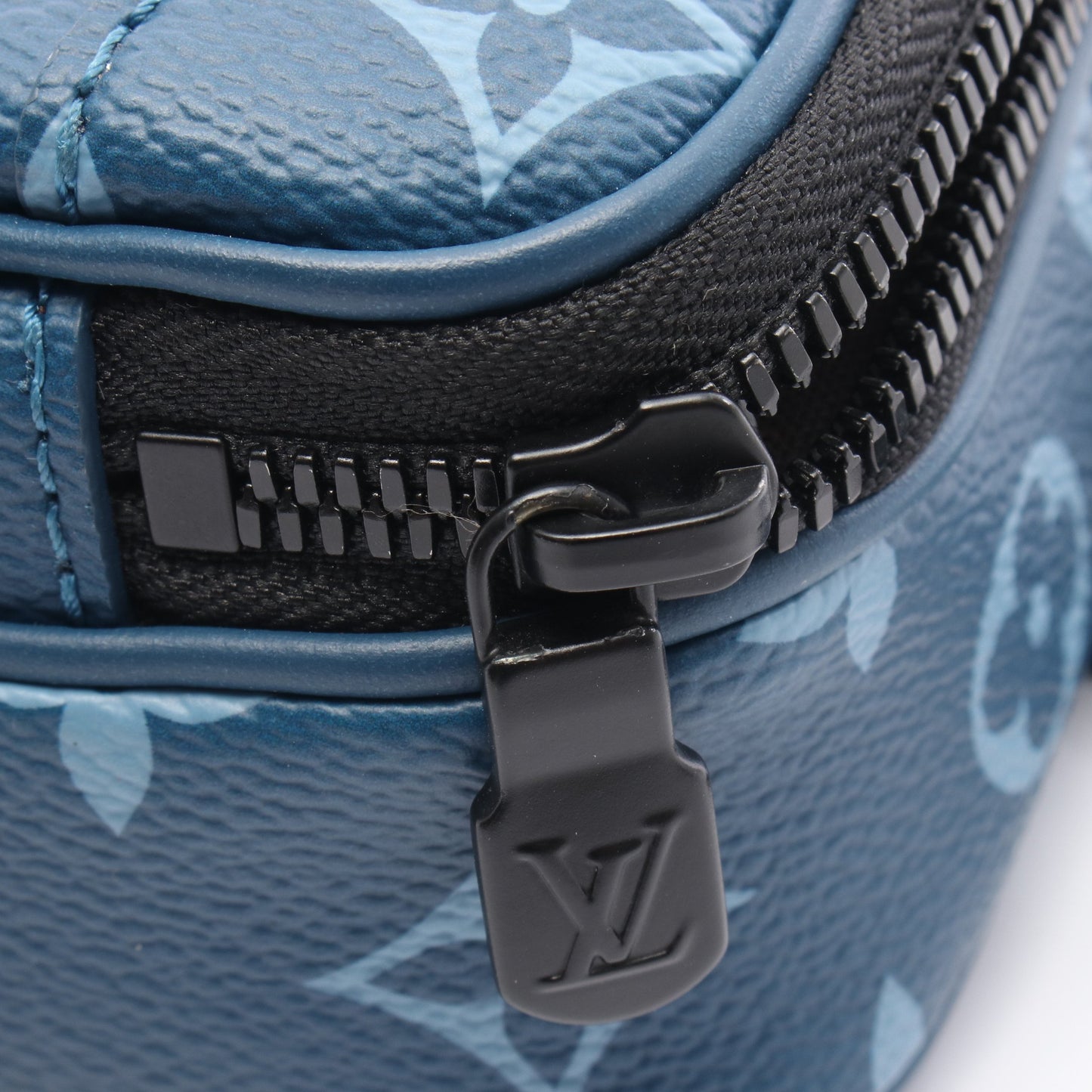 ナノ アルファ ウェアラブル ウォレット モノグラム ショルダーバッグ PVC レザー ブルー ルイヴィトン バッグ LOUIS VUITTON