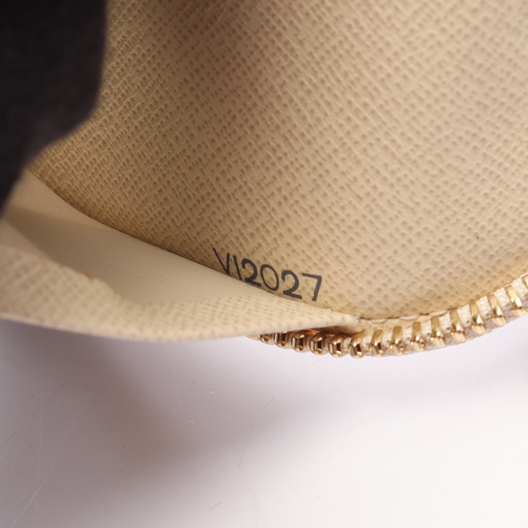 ジッピーオーガナイザー ダミエアズール ラウンドファスナー長財布 PVC