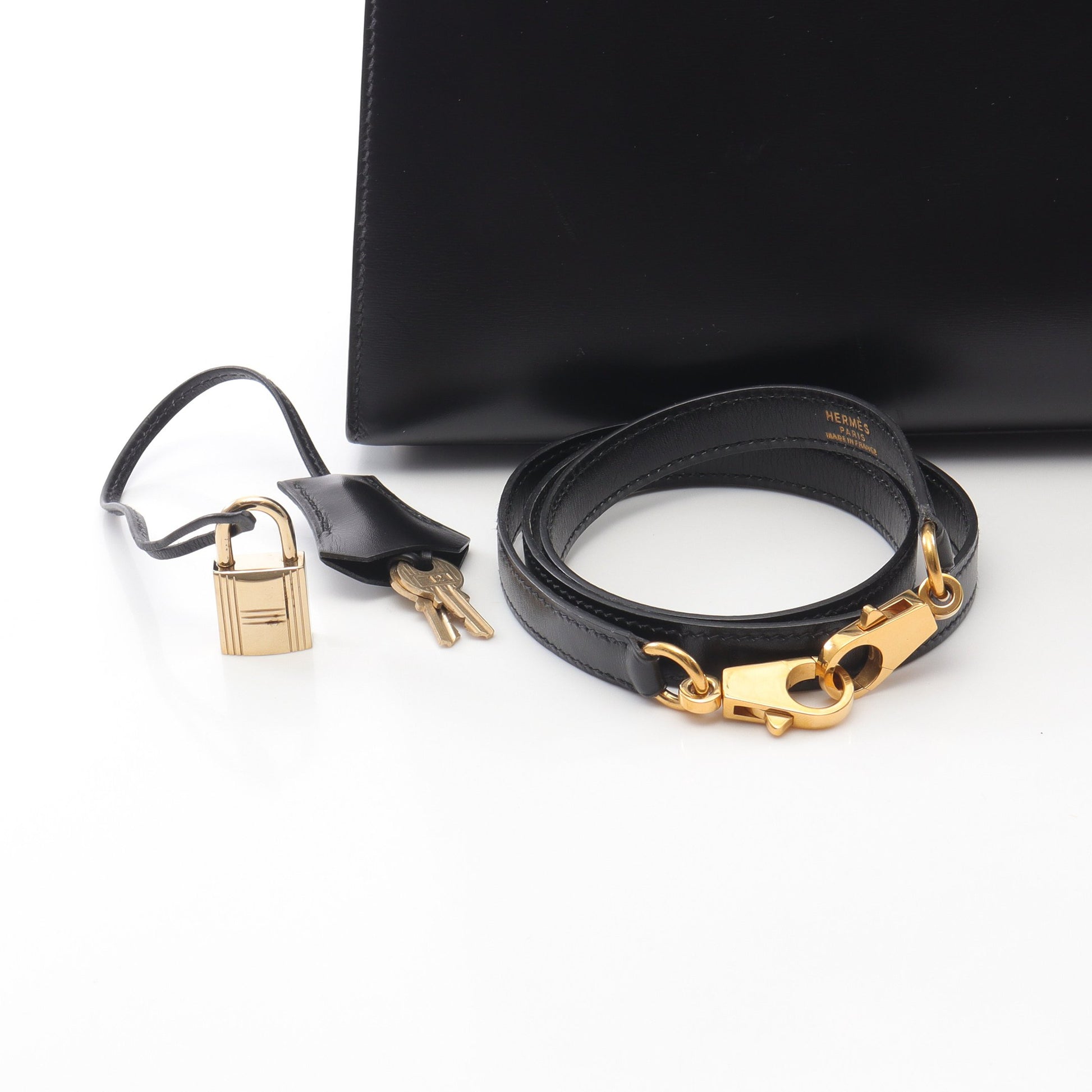 ケリー28 ハンドバッグ ボックスカーフ ブラック ゴールド金具 2WAY ○W刻印 エルメス バッグ HERMES