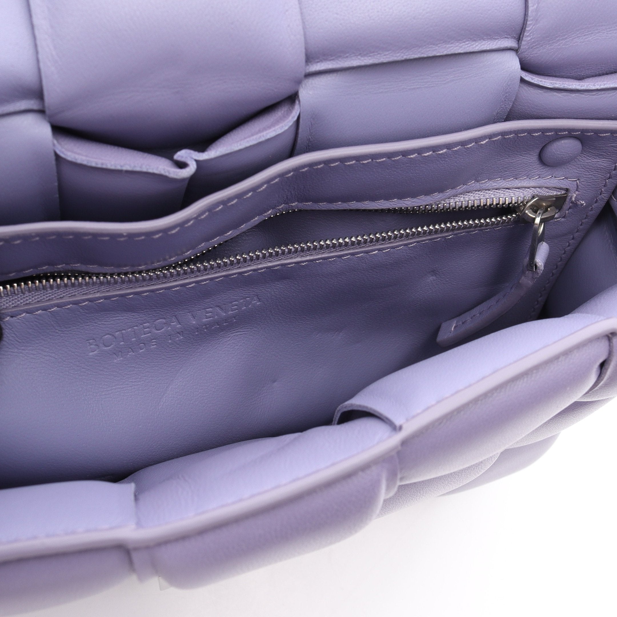 パデット カセット イントレチャート ショルダーバッグ レザー