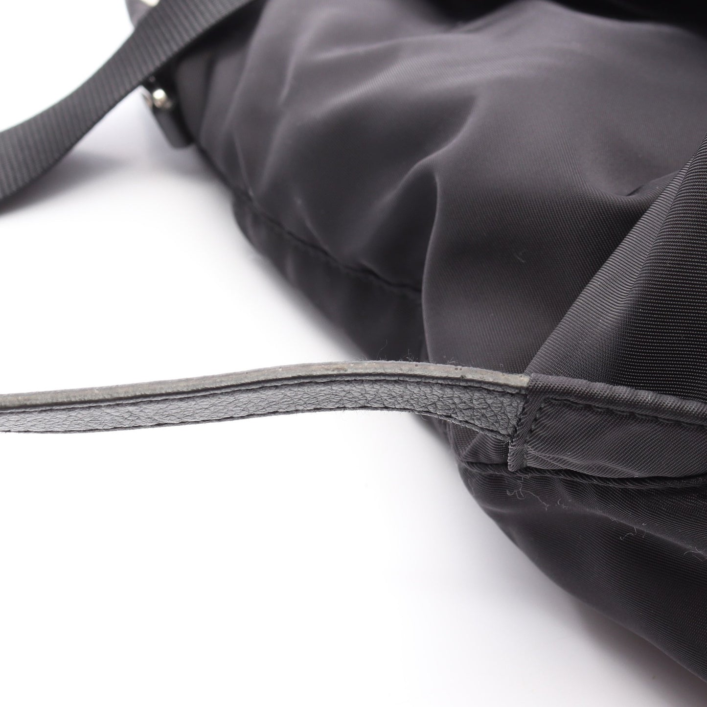 VELA バックパック リュックサック ナイロン レザー ブラック スタッズ プラダ バッグ PRADA