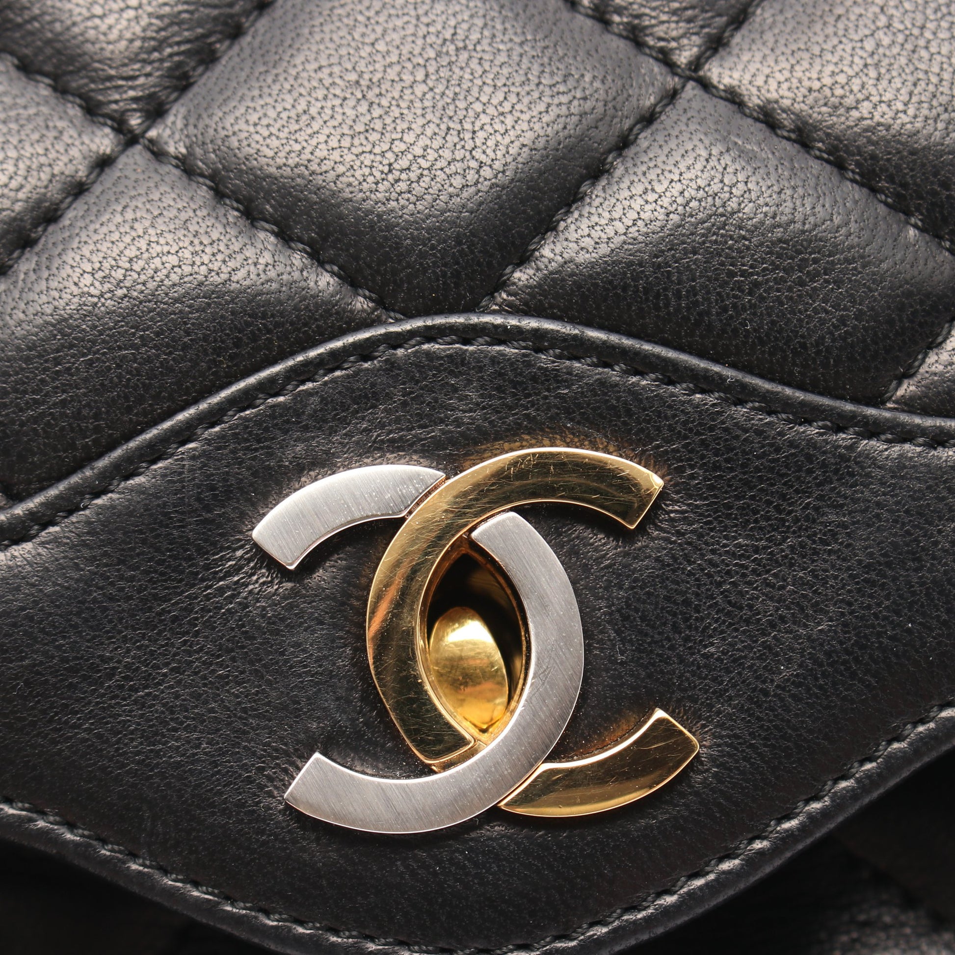 マトラッセ パリ限定 Wフラップ Wチェーンショルダーバッグ ラムスキン ブラック コンビ金具 シャネル バッグ CHANEL