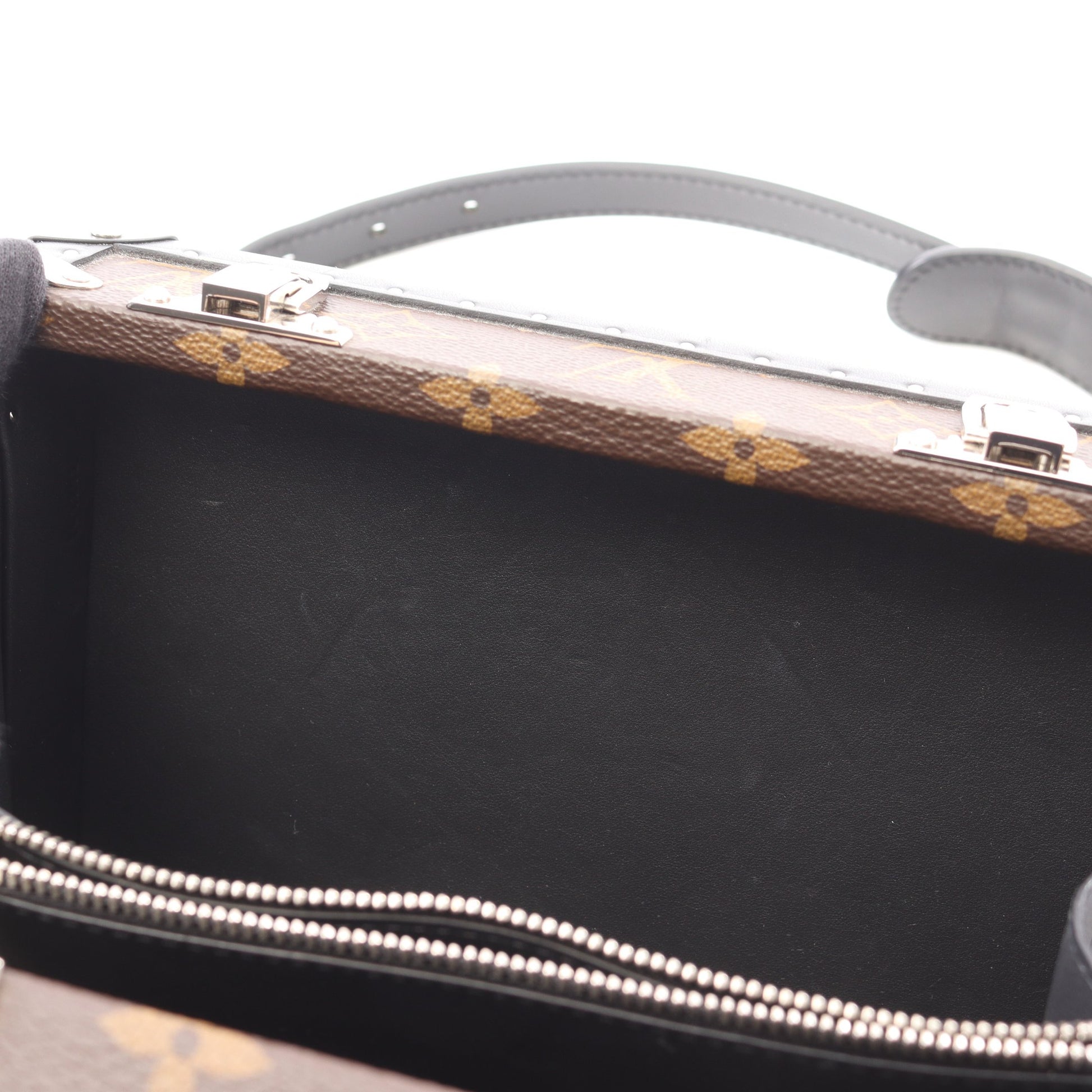 クラッチ ボックス モノグラムマカサー ショルダーバッグ PVC レザー ブラウン ブラック ルイヴィトン バッグ LOUIS VUITTON