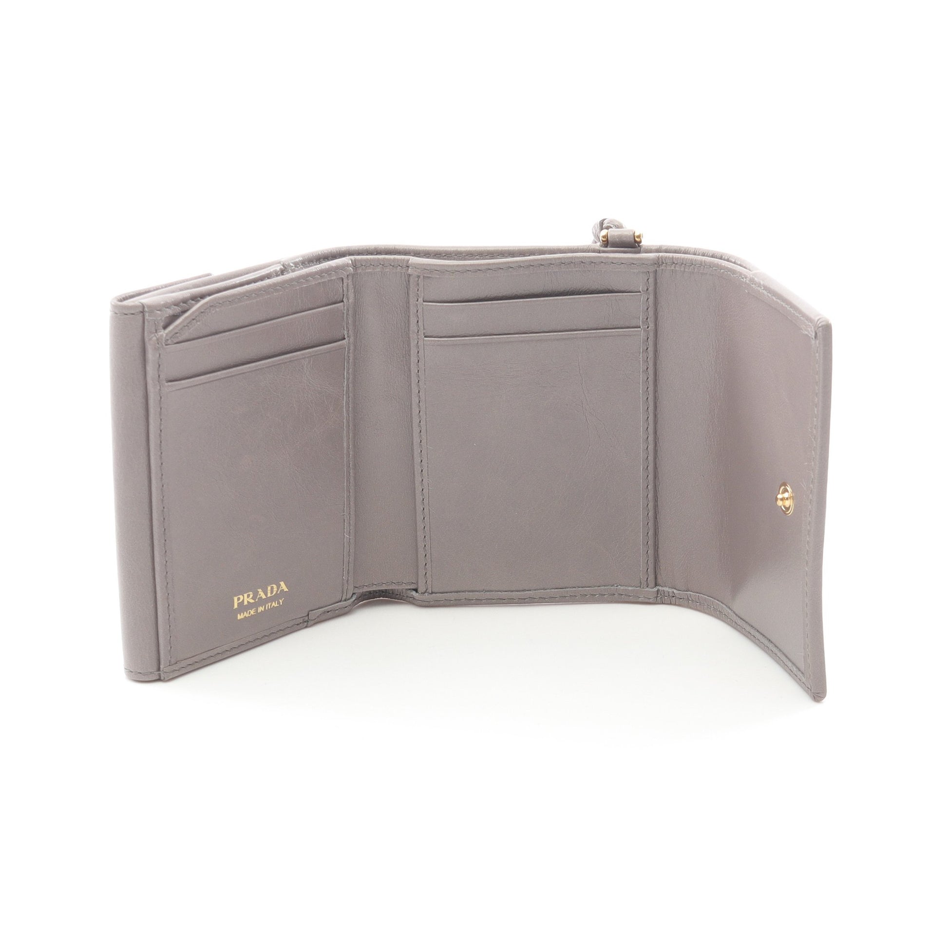 SOFT LUX 三つ折り長財布 レザー グレー プラダ – RECLO 