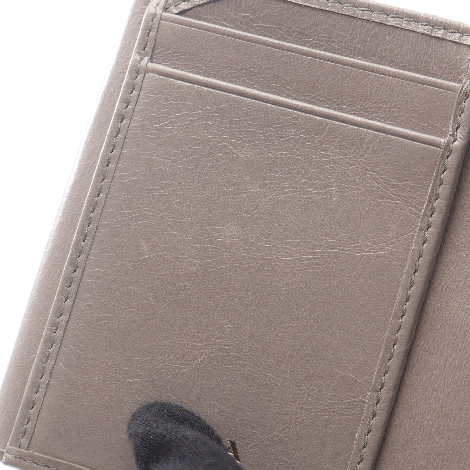 SOFT LUX 三つ折り長財布 レザー グレー プラダ – RECLO 