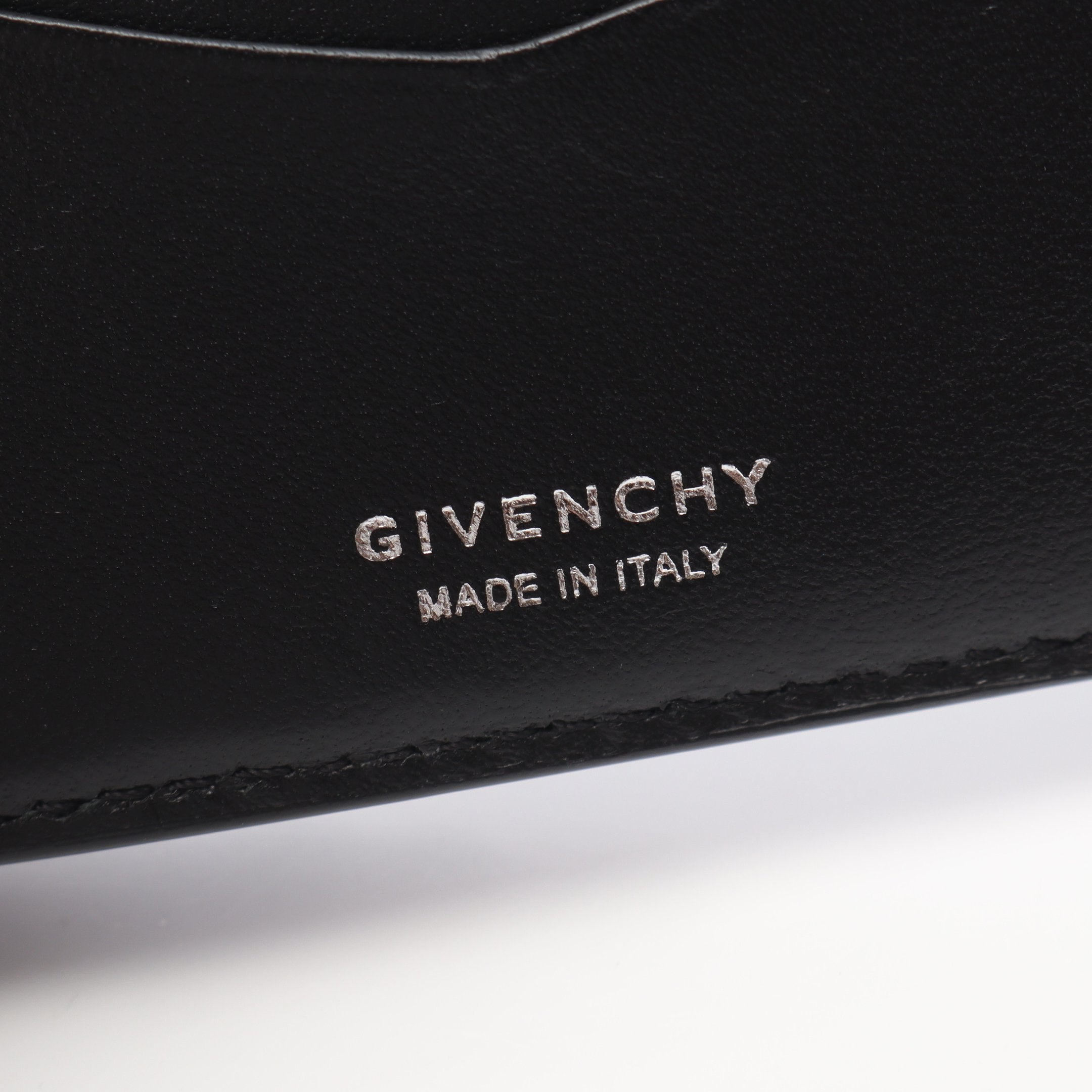 4G 二つ折り財布 エンボス ロゴ レザー ブラック ジバンシィ – RECLO