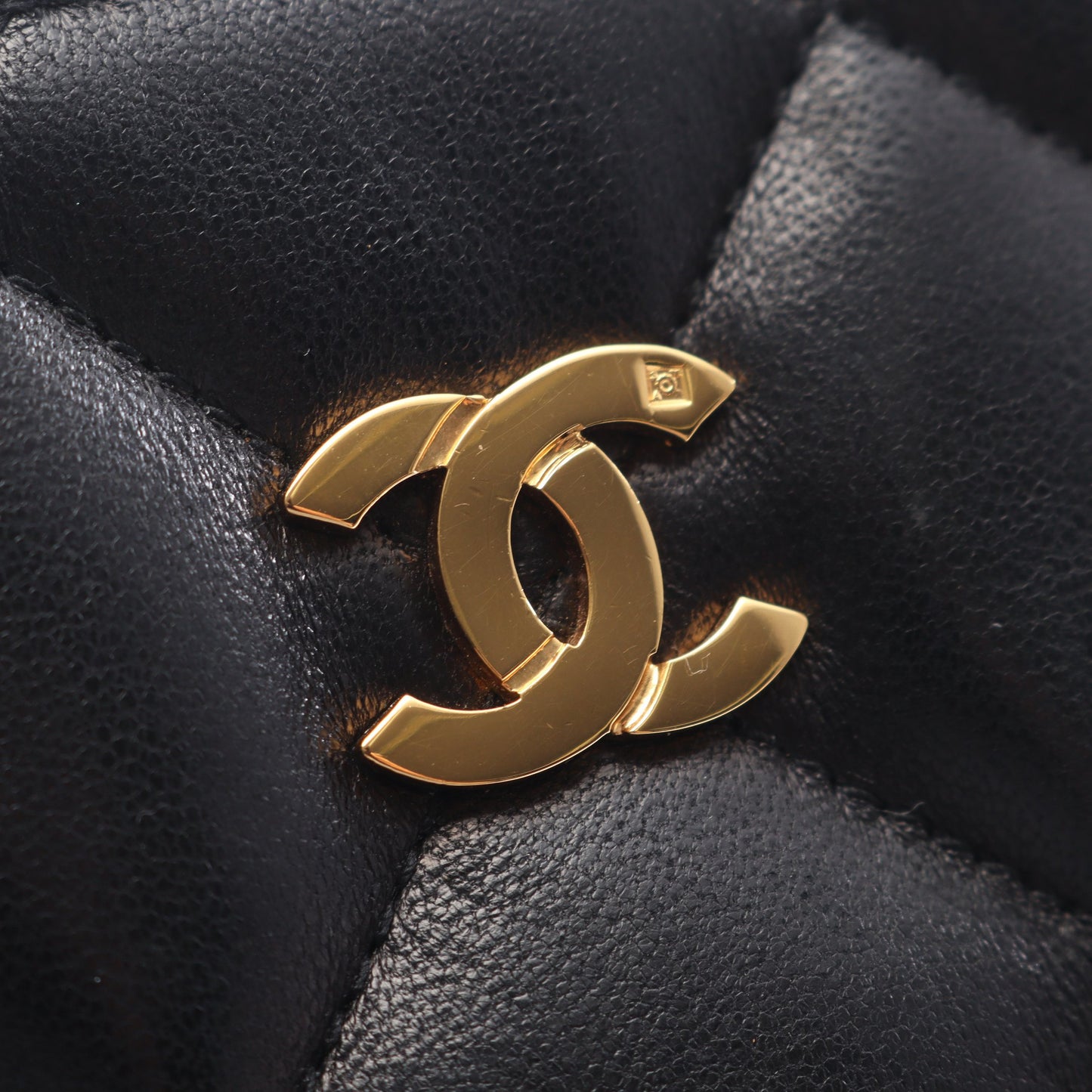 マトラッセ チェーンショルダーバッグ チェーントートバッグ ラムスキン ブラック ゴールド金具 シャネル バッグ CHANEL
