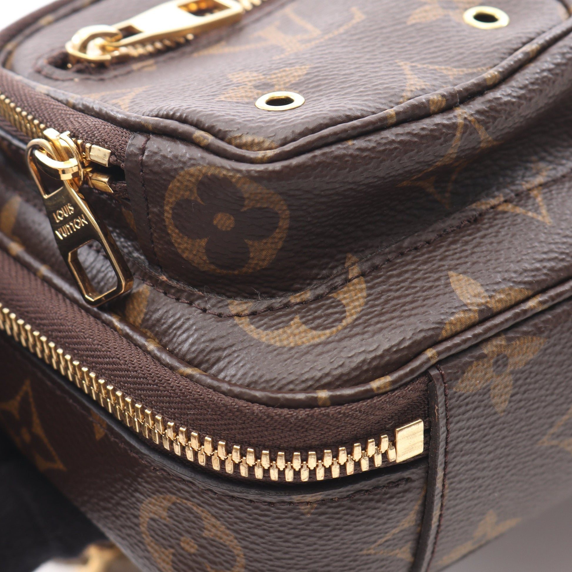 ユーティリティ クロスボディ モノグラム ハンドバッグ PVC レザー ブラウン ルイヴィトン バッグ LOUIS VUITTON