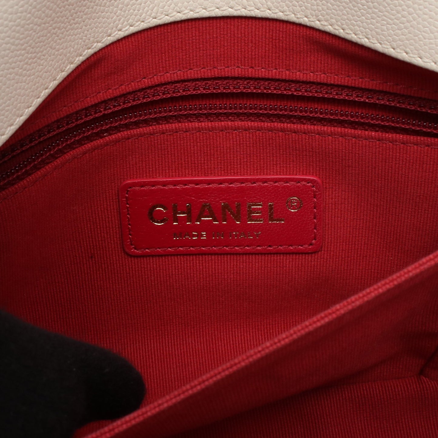 チェーンショルダーバッグ キャビアスキン オフホワイト ゴールド金具 シャネル バッグ CHANEL