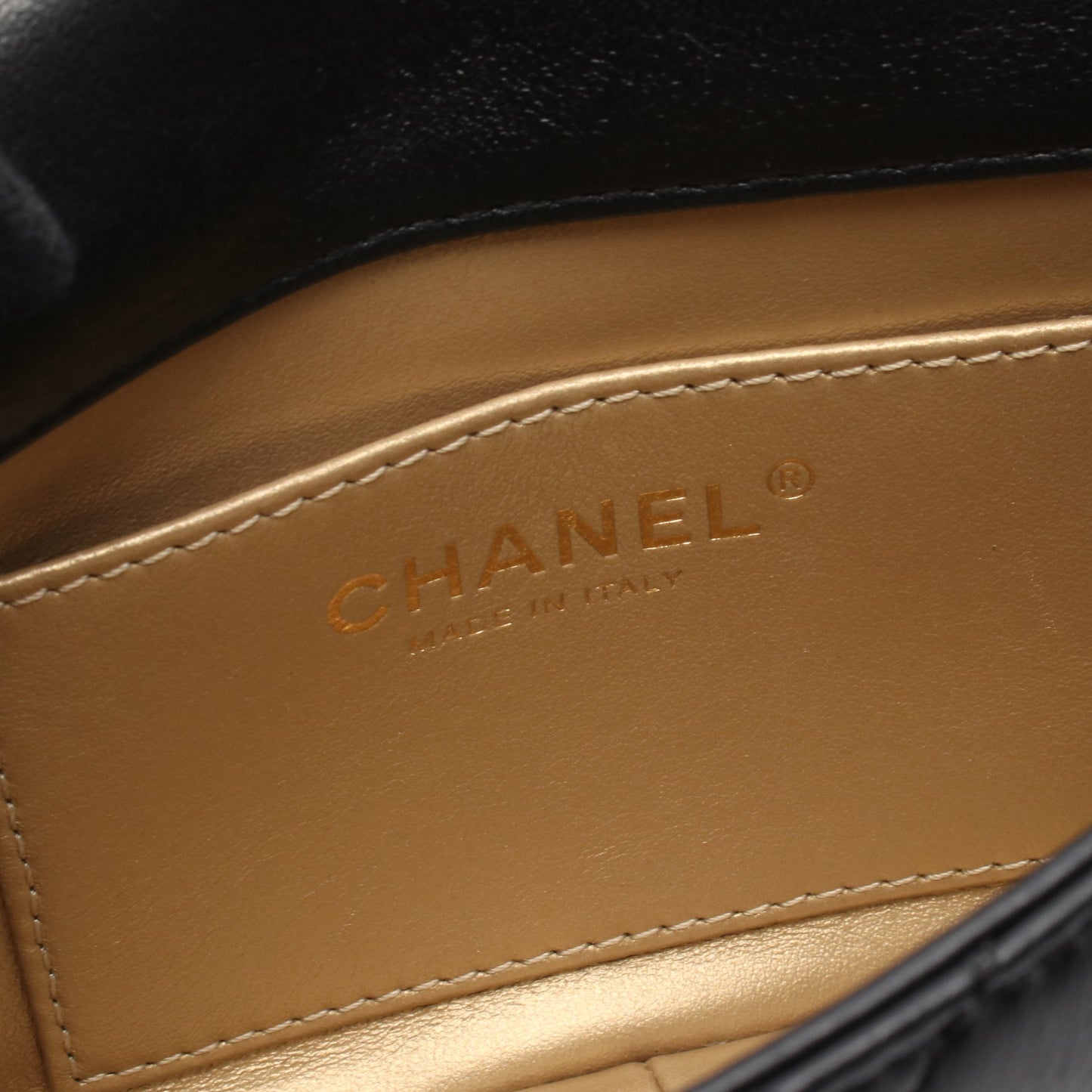 ミニマトラッセ チェーンショルダーバッグ レザー ブラック ゴールド金具 シャネル バッグ CHANEL