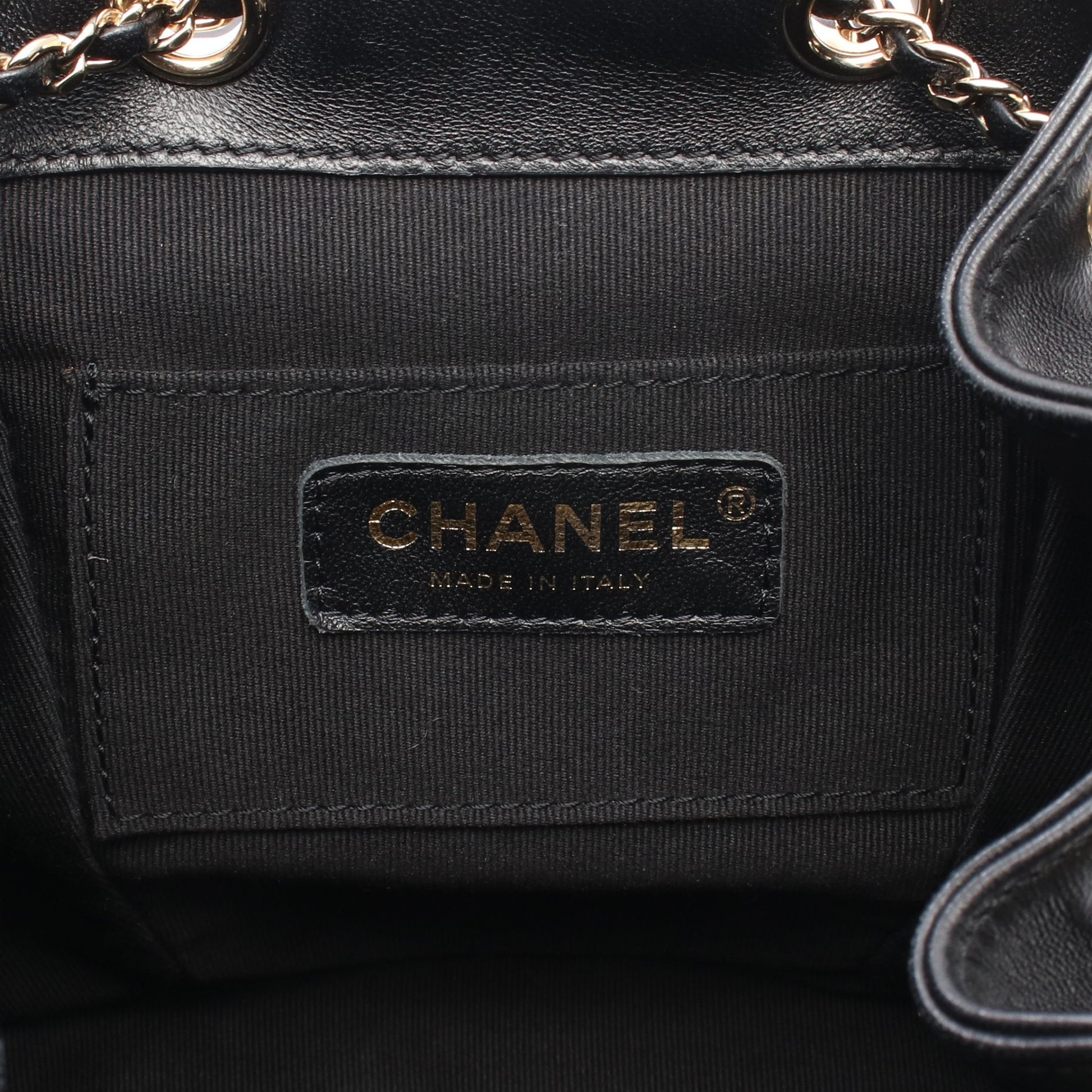 マトラッセ バックパック リュックサック レザー ブラック ゴールド金具 シャネル バッグ CHANEL