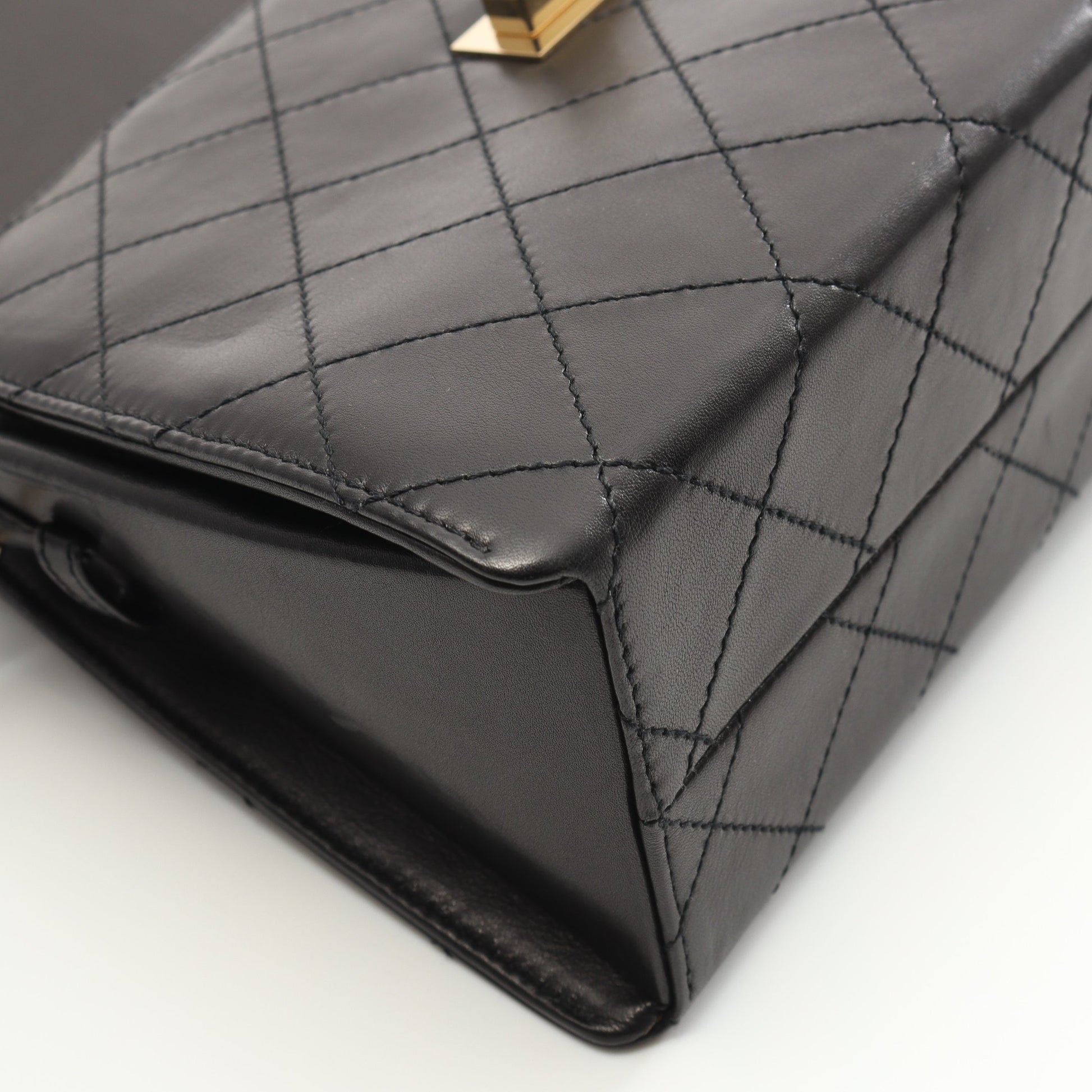 2.55 マトラッセ ショルダーバッグ ラムスキン ブラック ゴールド金具 シャネル バッグ CHANEL