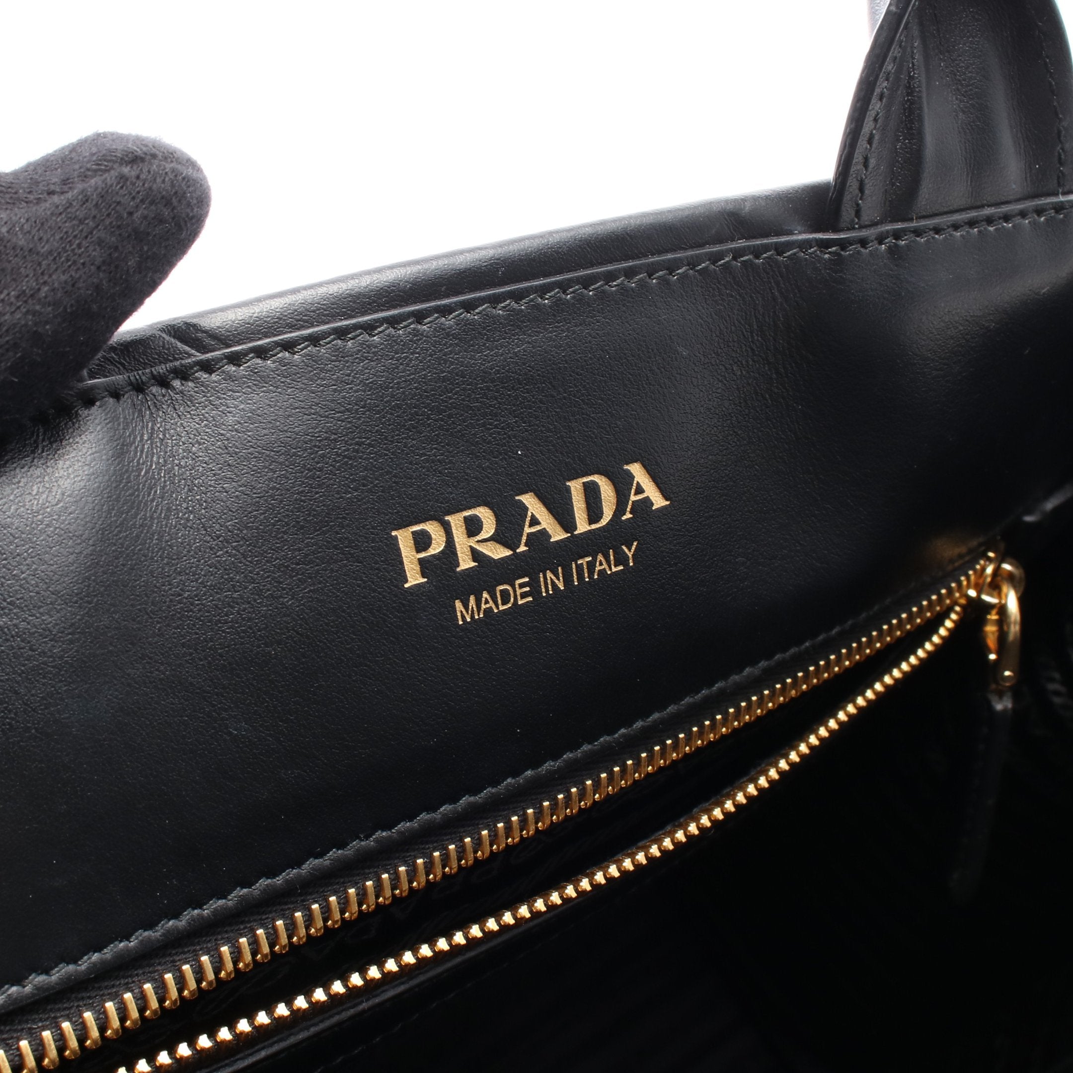 シンボル トップステッチ ミディアム ハンドバッグ トートバッグ