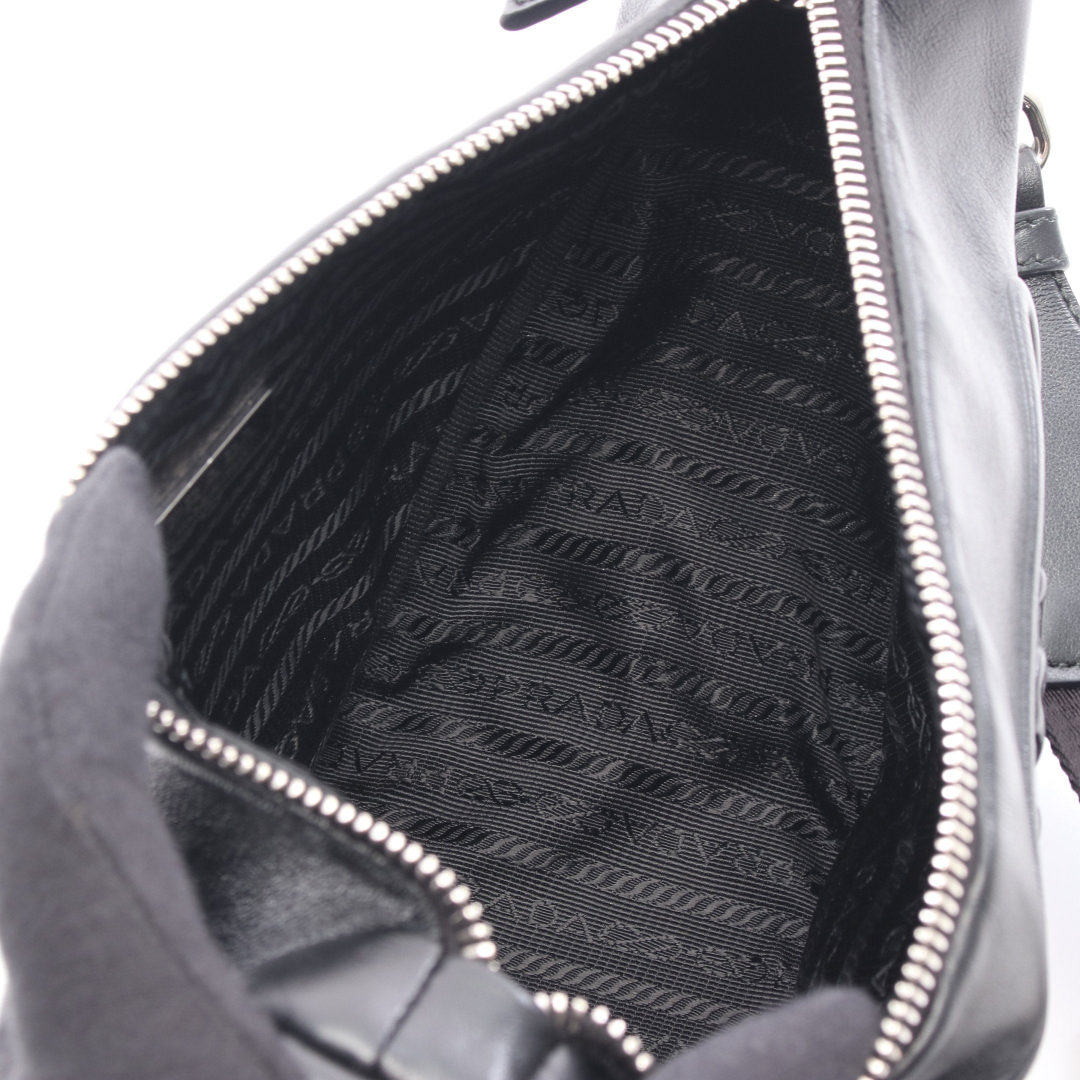 Q2455 美品 プラダ GRACE LUX トライアングルショルダーバッグ