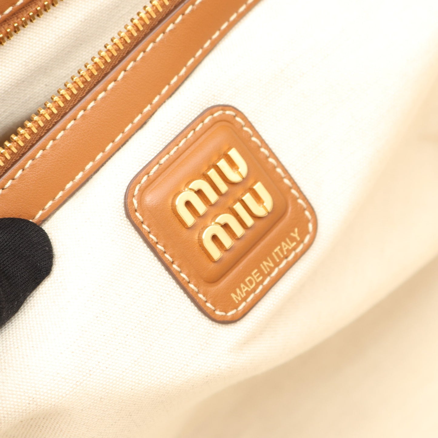アイビー ラージ ショルダーバッグ トートバッグ レザー ライトブラウン ミュウミュウ バッグ miu miu