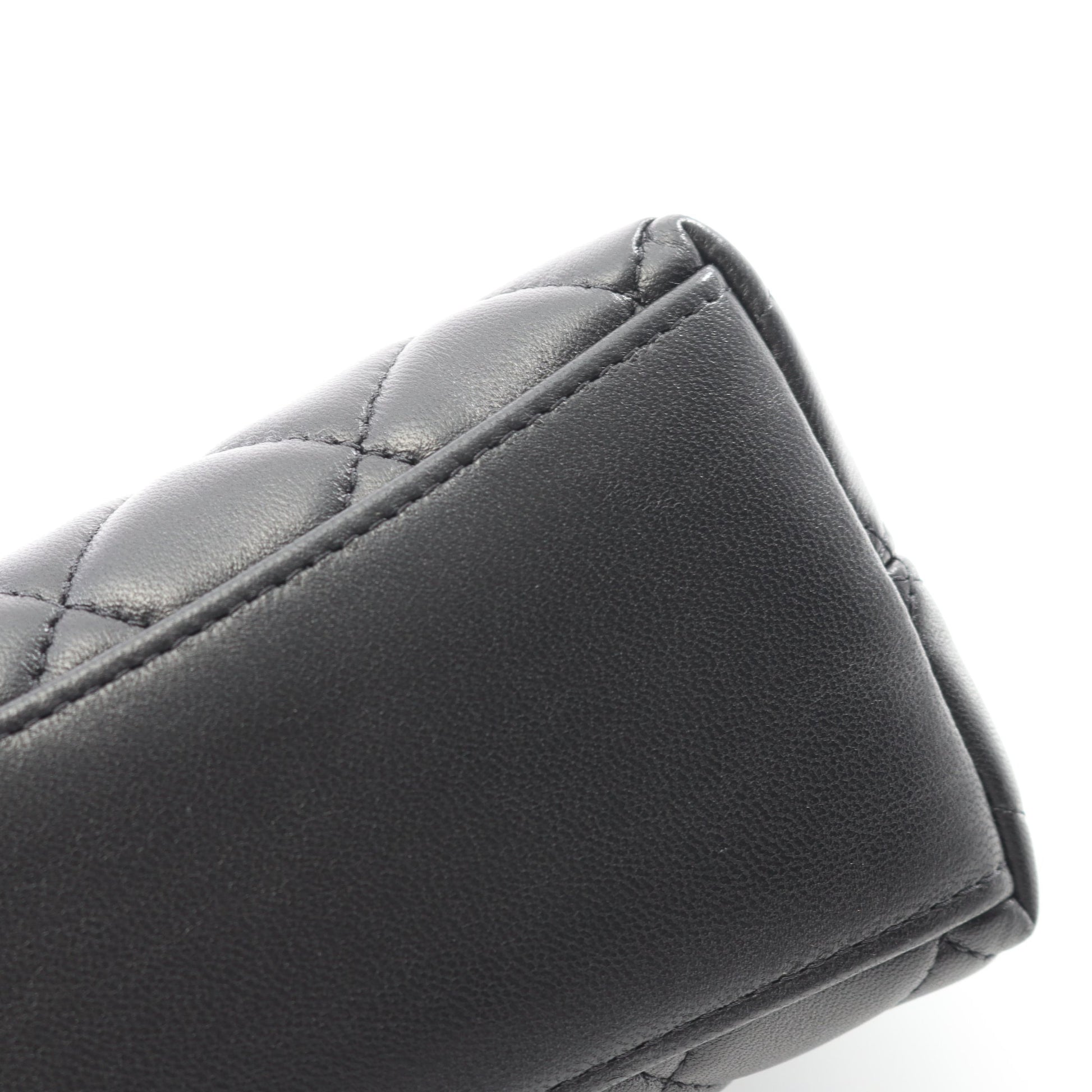 マトラッセ チェーンショルダーバッグ ラムスキン ブラック ゴールド金具 シャネル バッグ CHANEL