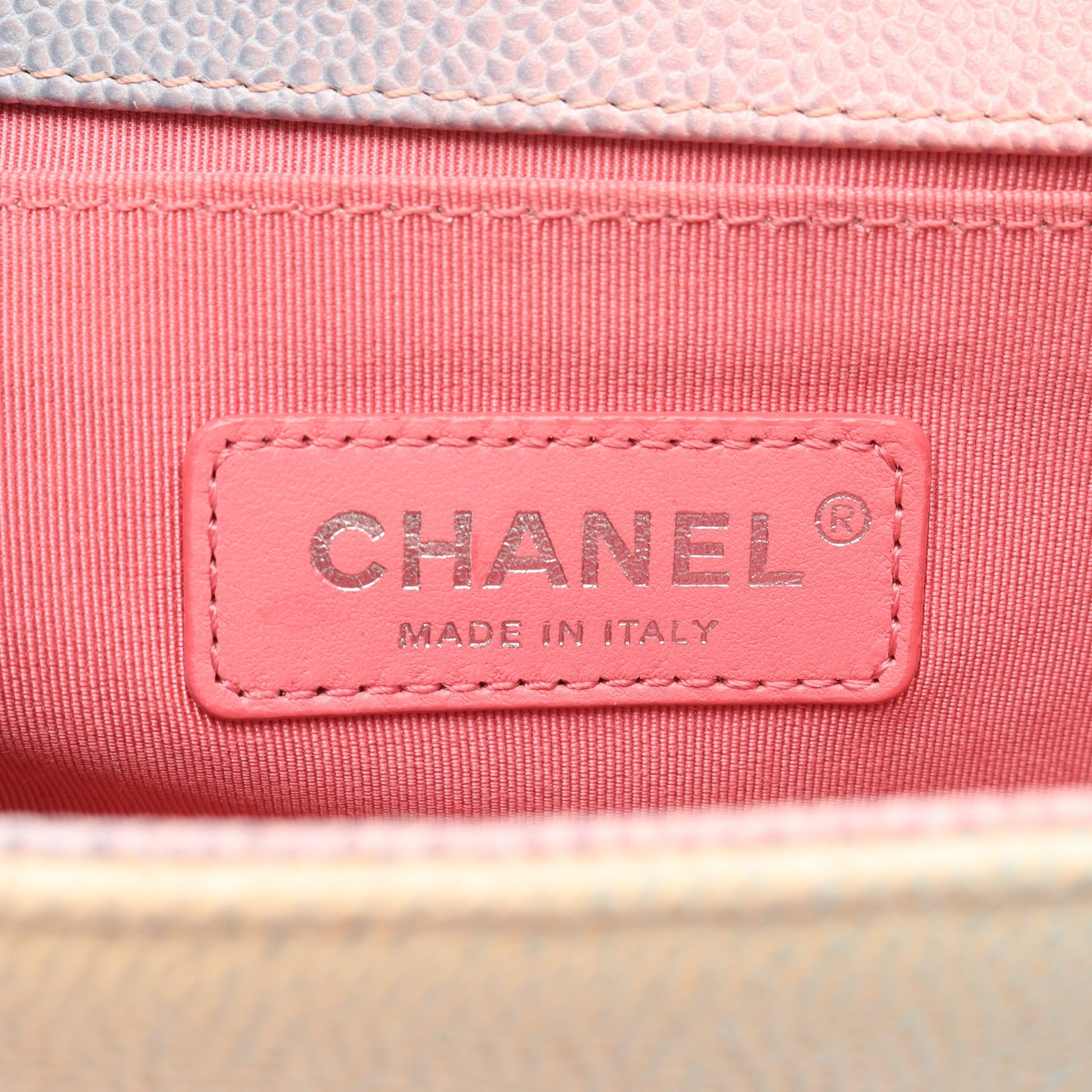 ボーイシャネル レインボー チェーンショルダーバッグ キャビアスキン ピンク ライトブルー シルバー金具 シャネル バッグ CHANEL