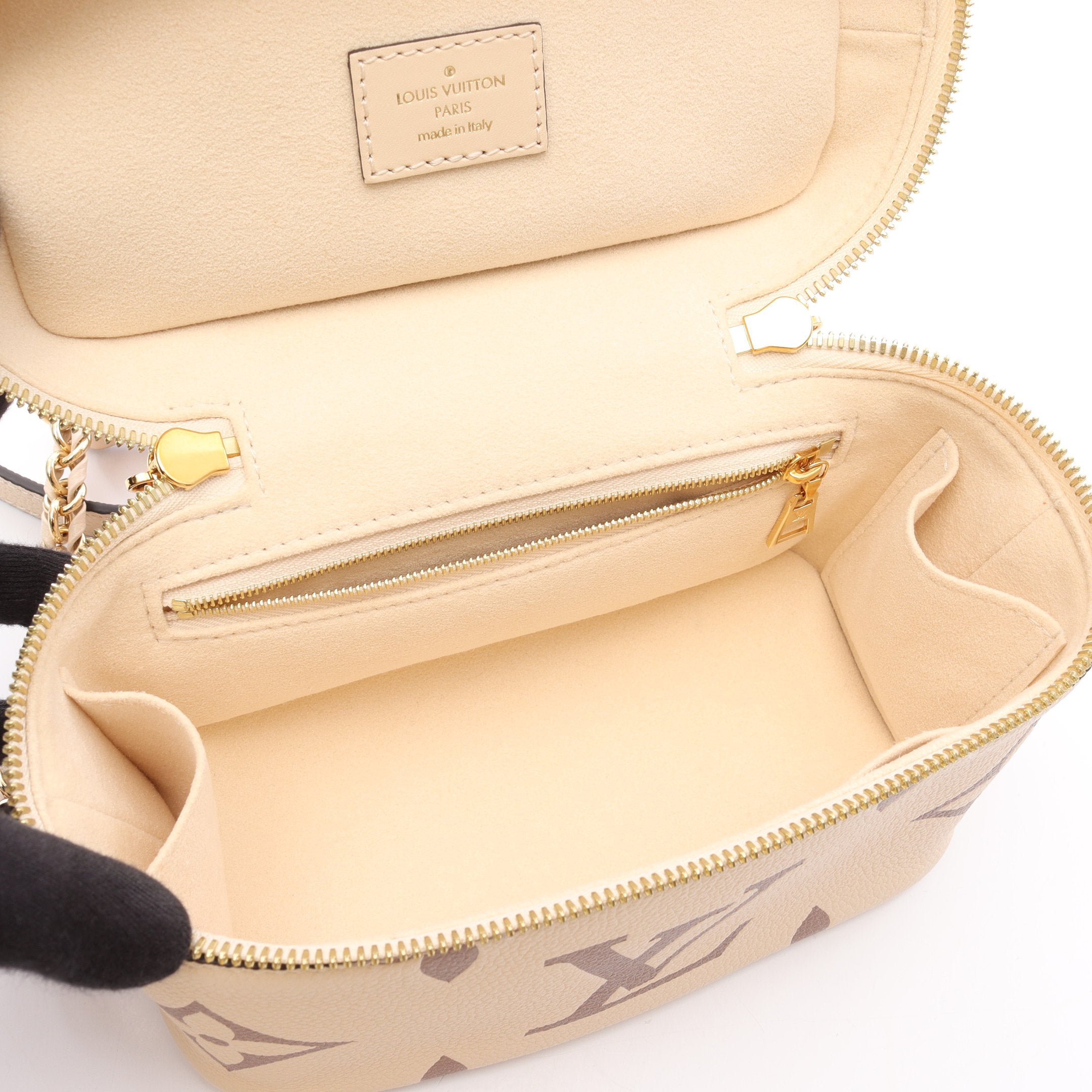 ヴァニティPM モノグラムアンプラント クレーム ボワドローズ